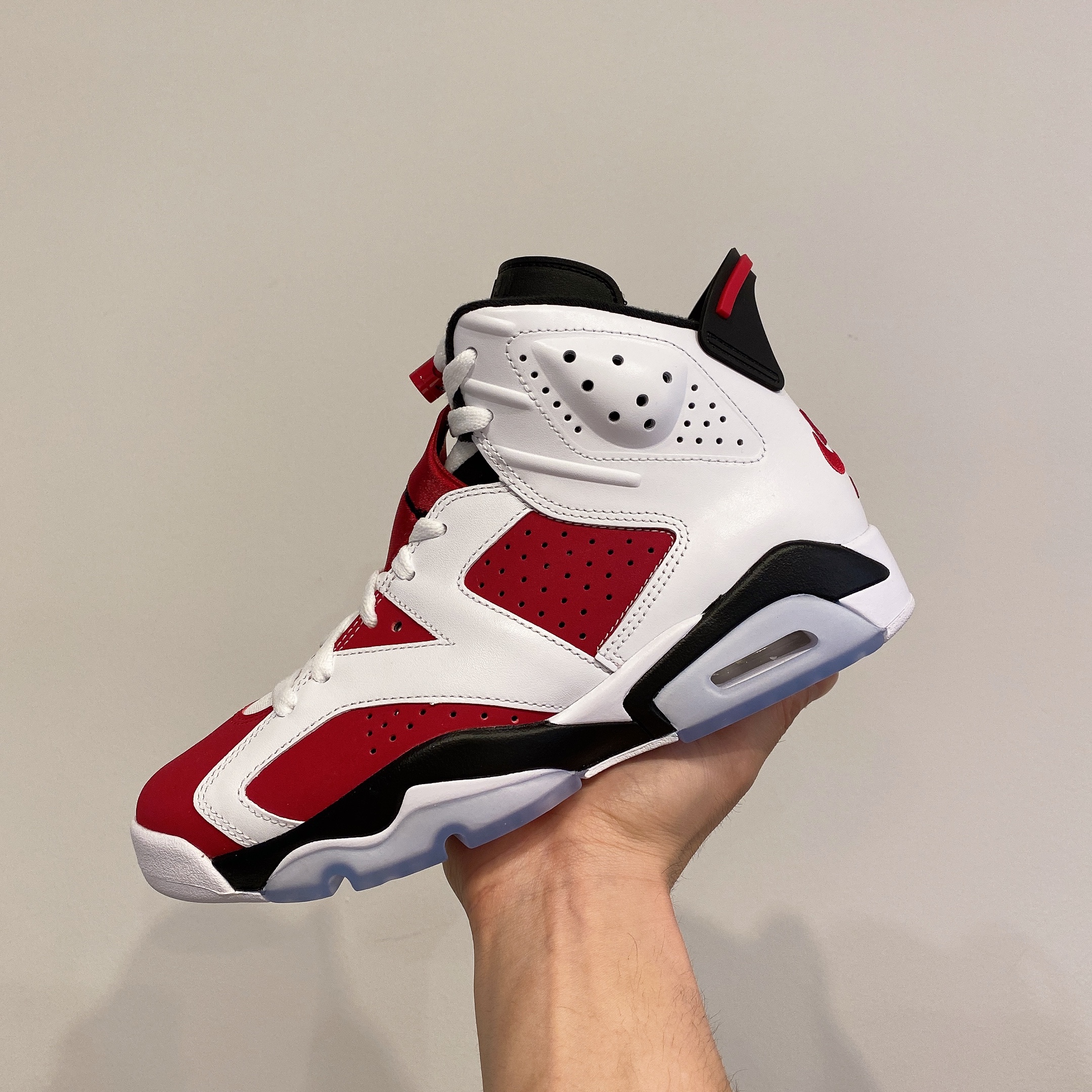 Jordan 6 Retro Carmine 2021, (GS) Jordan 6 Retro Carmine 2021 착용 스타일 - 1