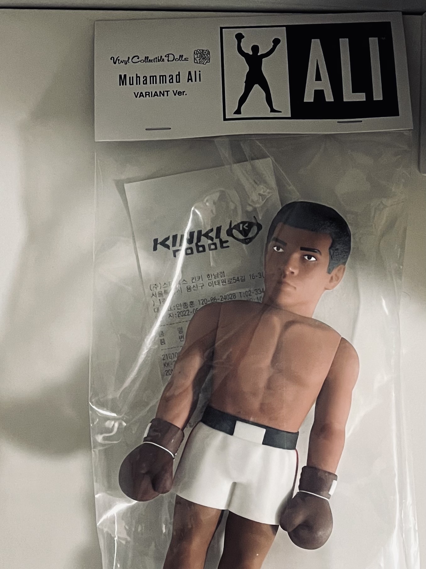 Bearbrick Andy Warhol's Muhammad Ali 100% & 400% Set, Bearbrick Andy Warhol's Muhammad Ali 1000% 착용 스타일