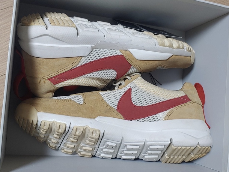 Nike x Tom Sachs Mars Yard Shoe 2.0 Space Camp 착용 스타일
