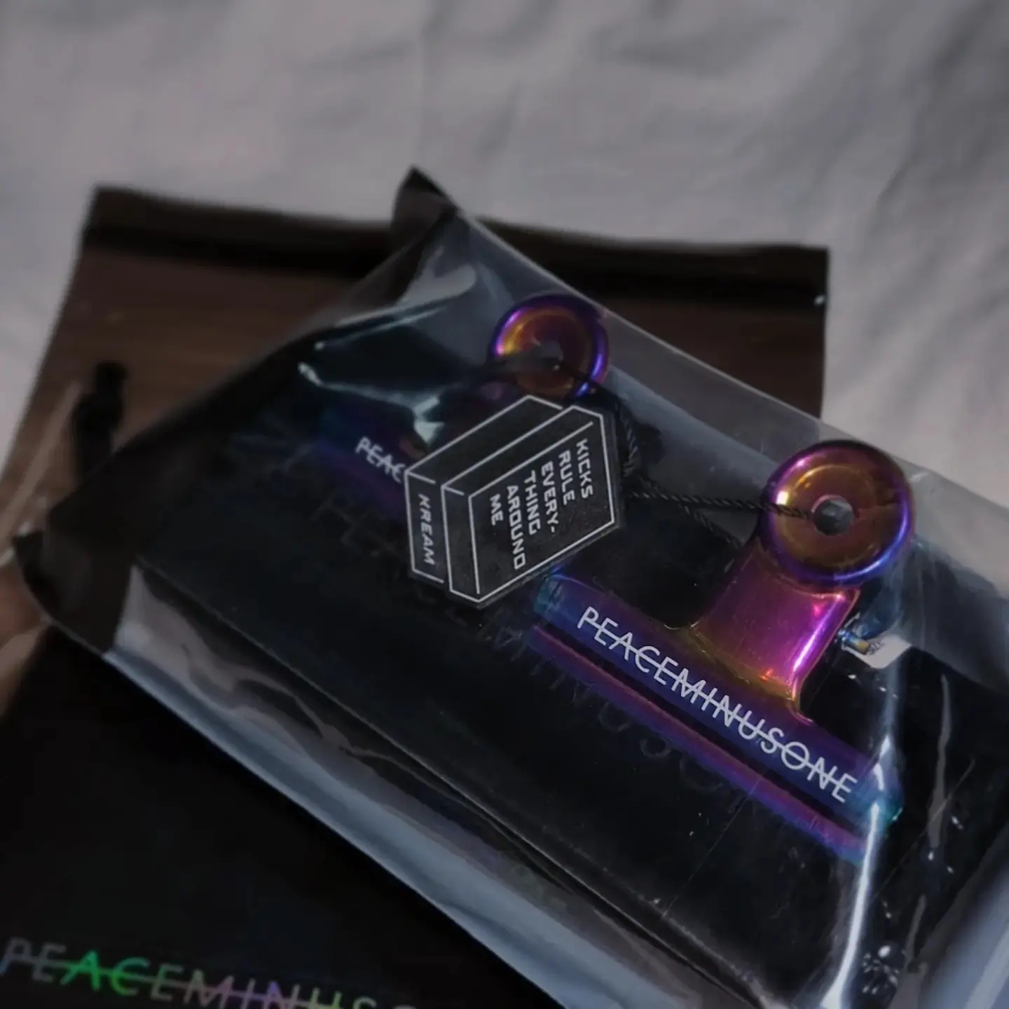 Peaceminusone Bulldog Clip #13 Multi 착용 스타일