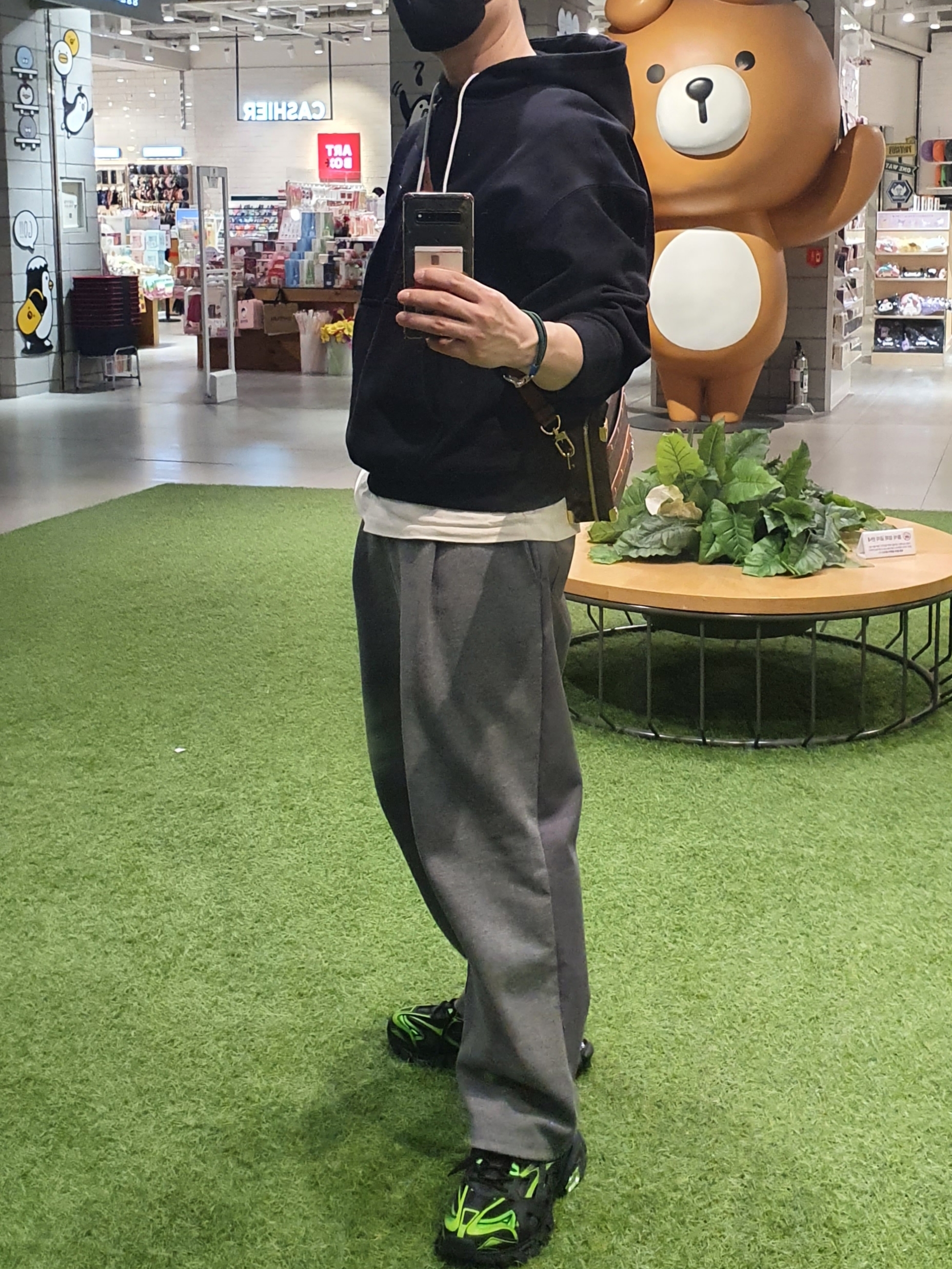 Balenciaga Track.2 Sneakers Black Green, Nike NRG Solo Swoosh Fleece Hoodie Black White - US/EU 착용 스타일