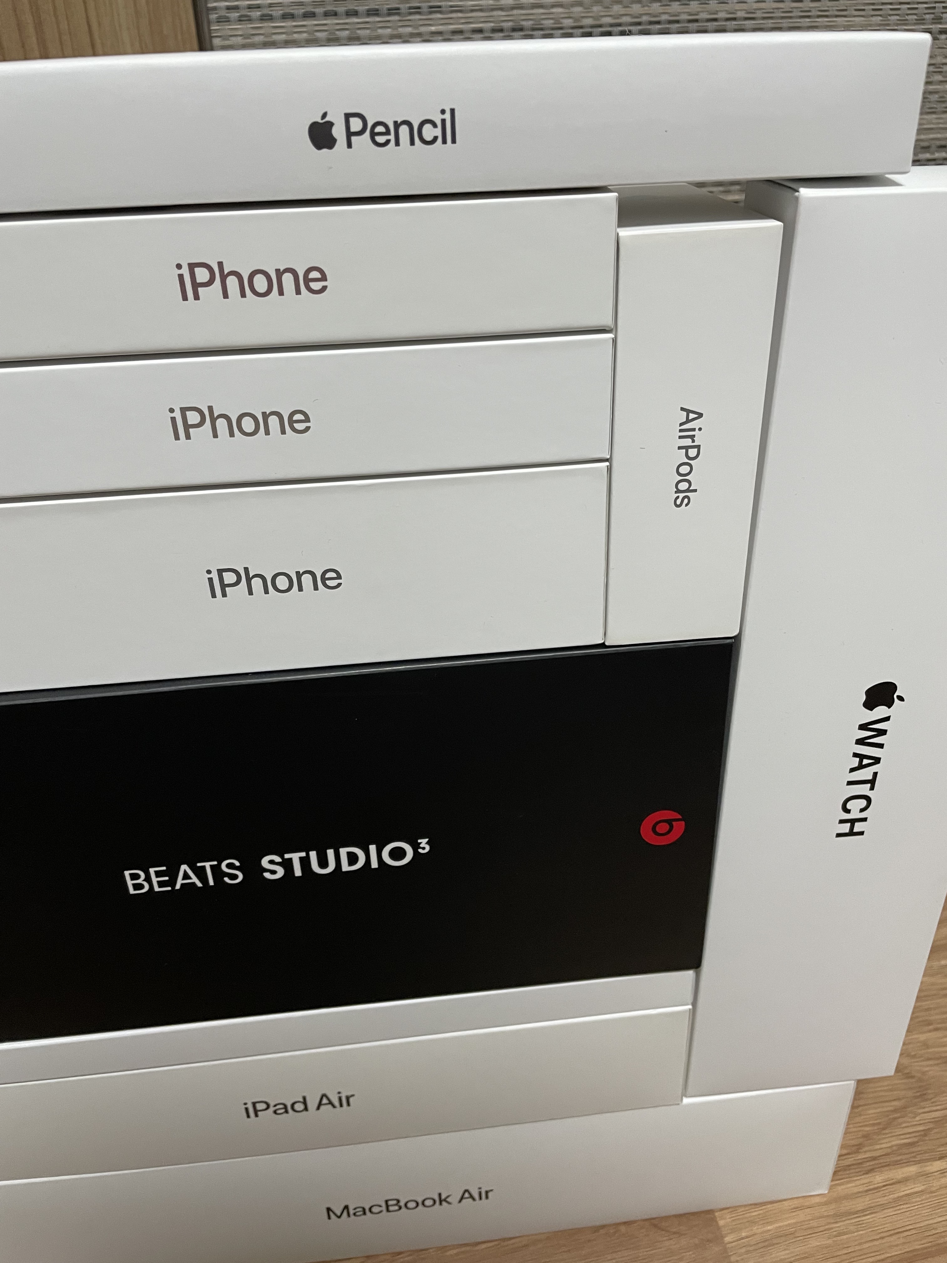 Apple 2020 MacBook Pro 13 M1 256GB SSD / 8GB RAM Space Gray (Korean Ver.), Apple iPad Air 5th Gen Wifi 64GB Space Gray (Korean Ver.) 착용 스타일
