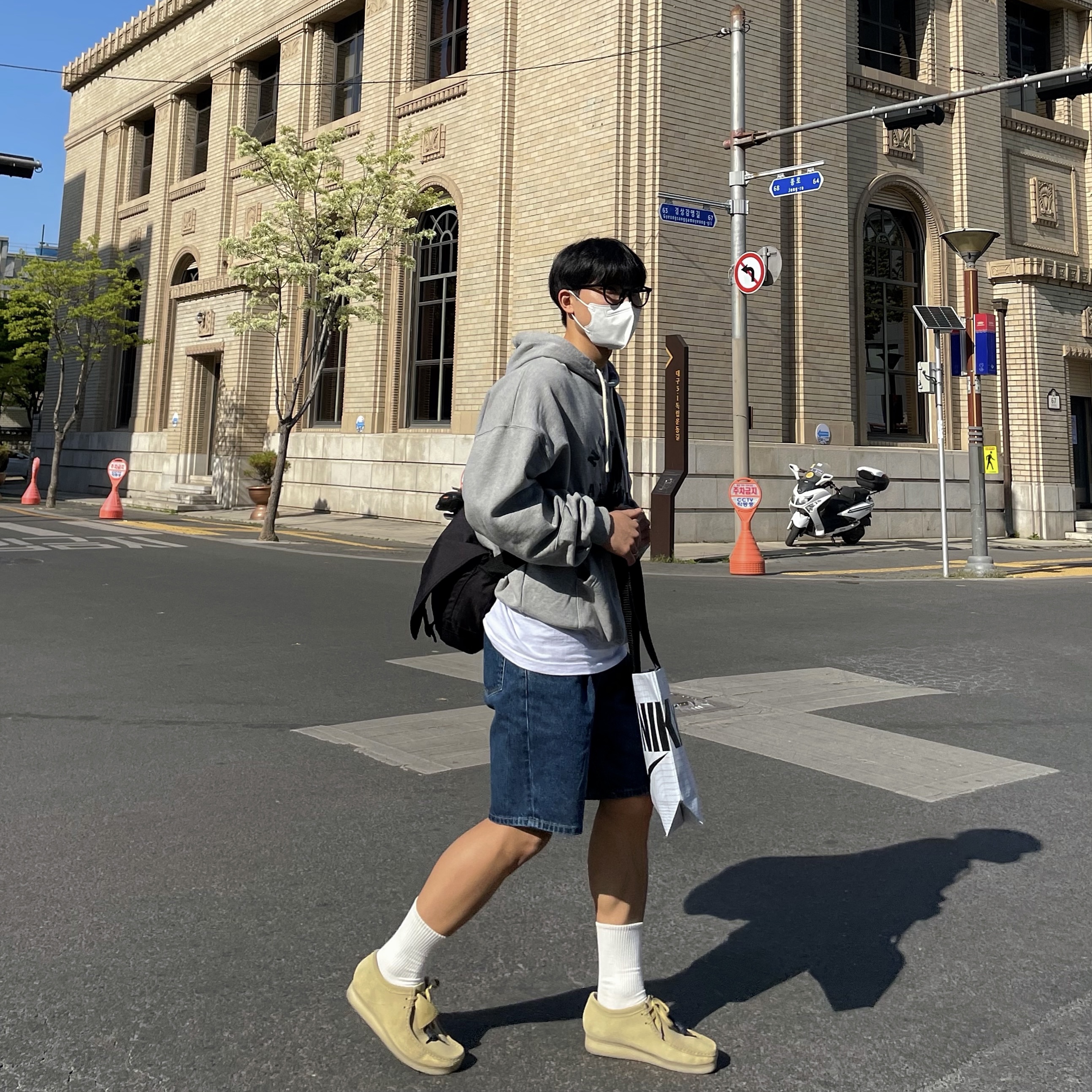 Clarks x Thisisneverthat Wallabee Maple 착용 스타일 - 1