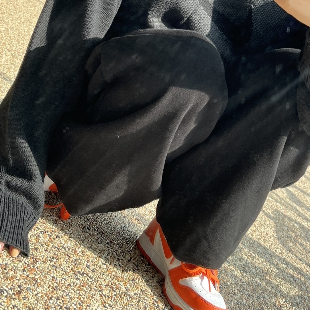 (W) Nike Dunk High Orange Blaze, Nike SB Swoosh Logo Sweater Black Dark Smoke Grey - Asia 착용 스타일
