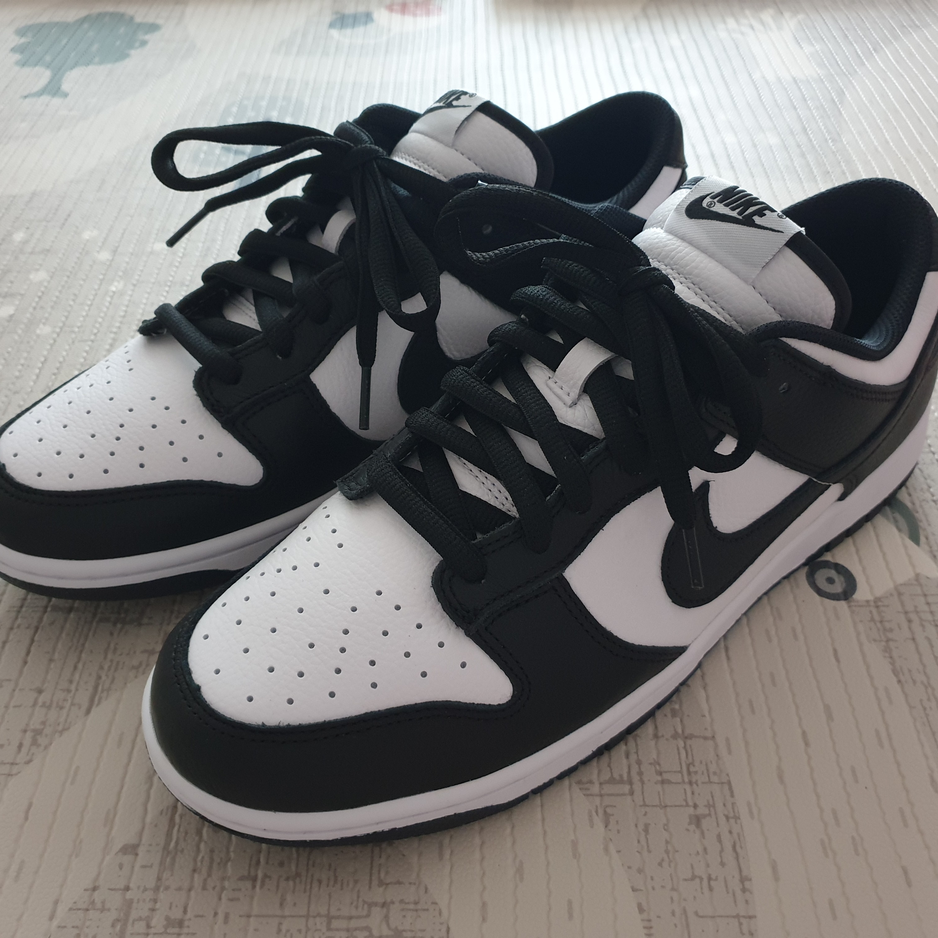 Nike Dunk Low Retro Black 착용 스타일 - 1
