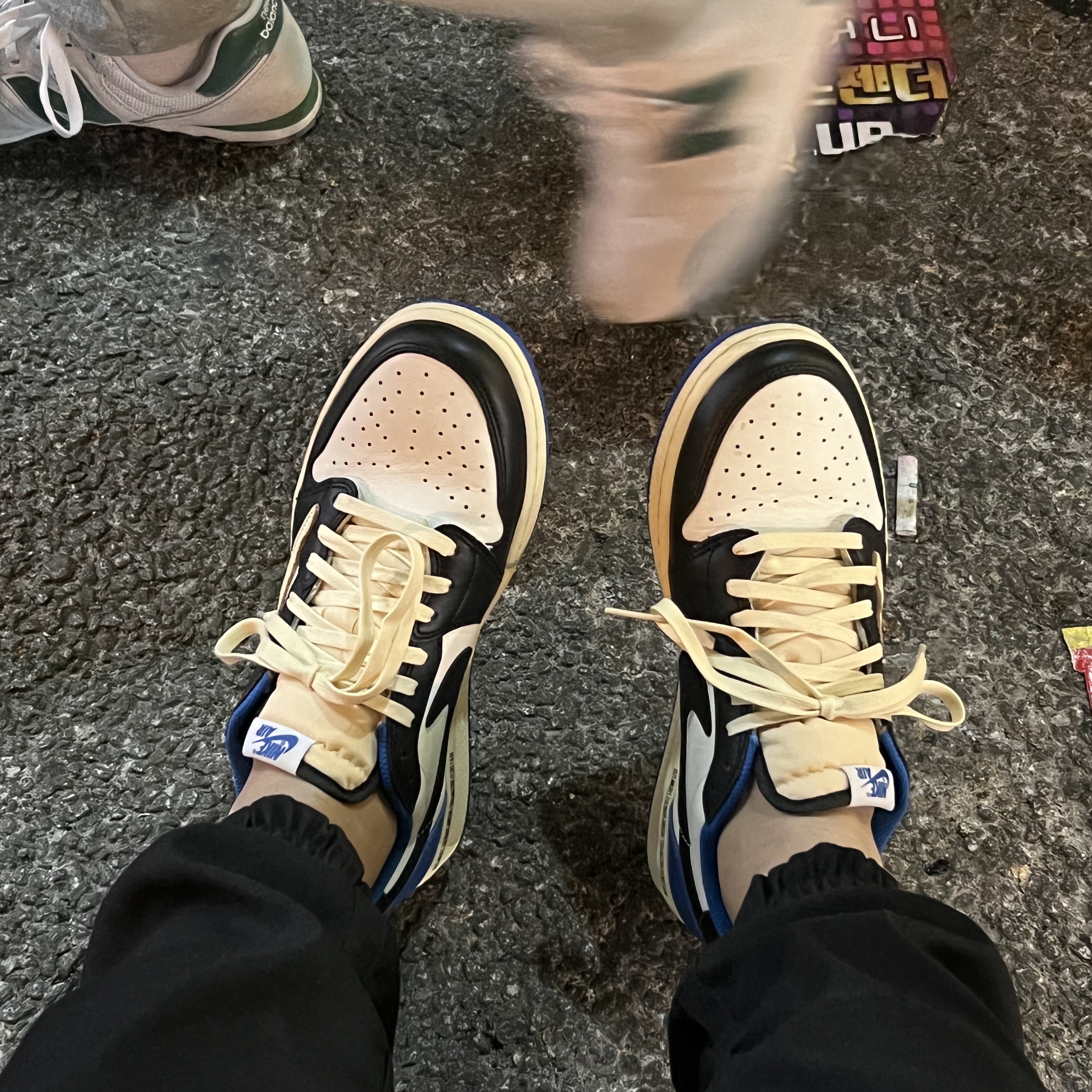 Jordan 1 x Travis Scott x Fragment Retro Low OG SP Military Blue 착용 스타일