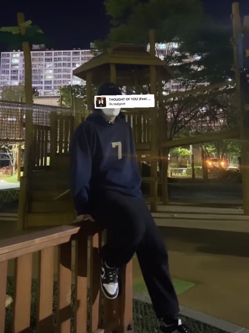 Fear of God 7 Hoodie Vintage Navy, Nike Dunk Low Retro Black 착용 스타일 - 3