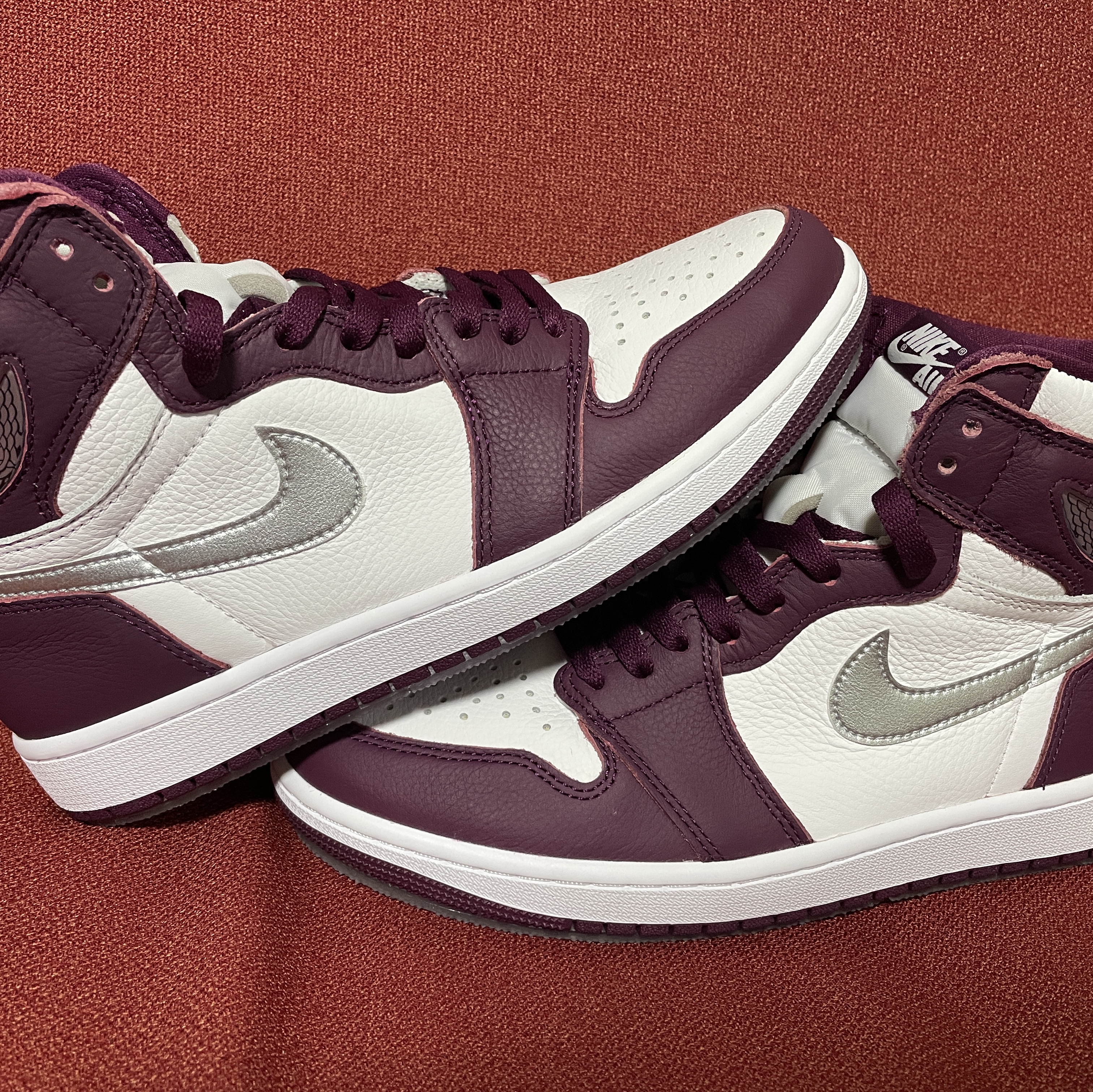 Jordan 1 Retro High OG Bordeaux μ°©μ© μ€νμΌ