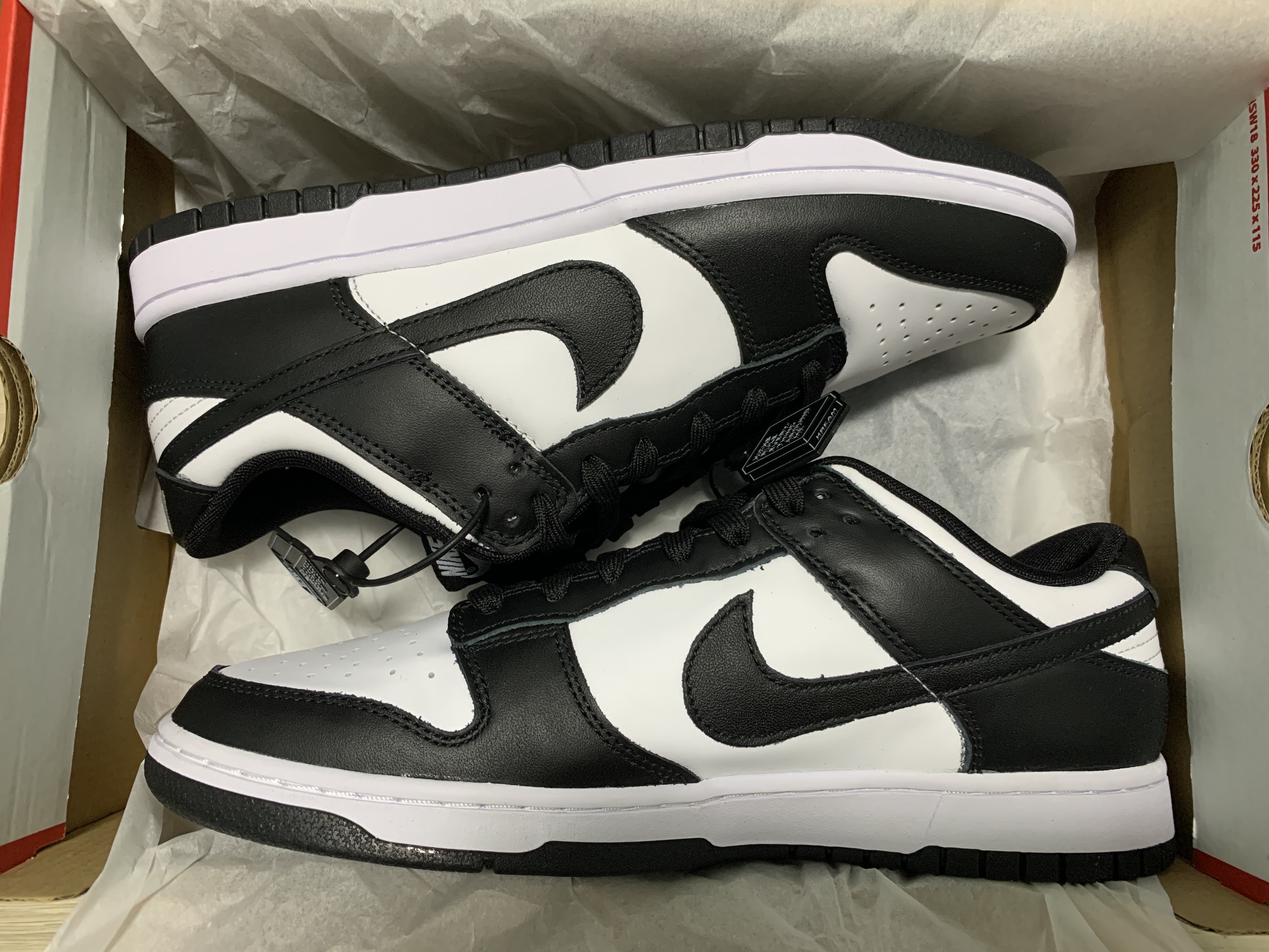 Nike Dunk Low Retro Black 착용 스타일 - 1