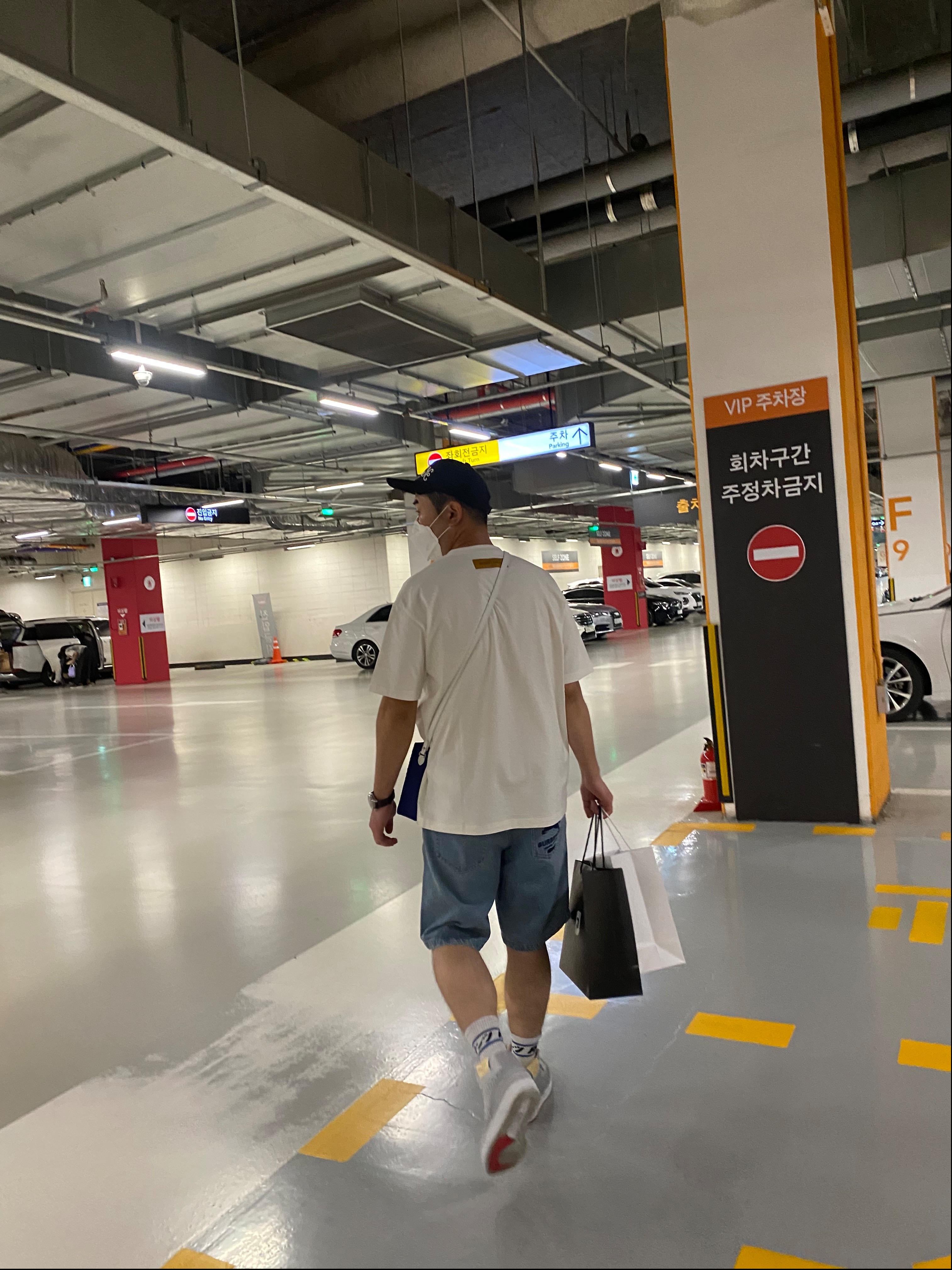 Jordan 2 x Union Retro SP Grey Fog, Supreme x Burberry Denim Shorts Washed Blue - 22SS 착용 스타일 - 4