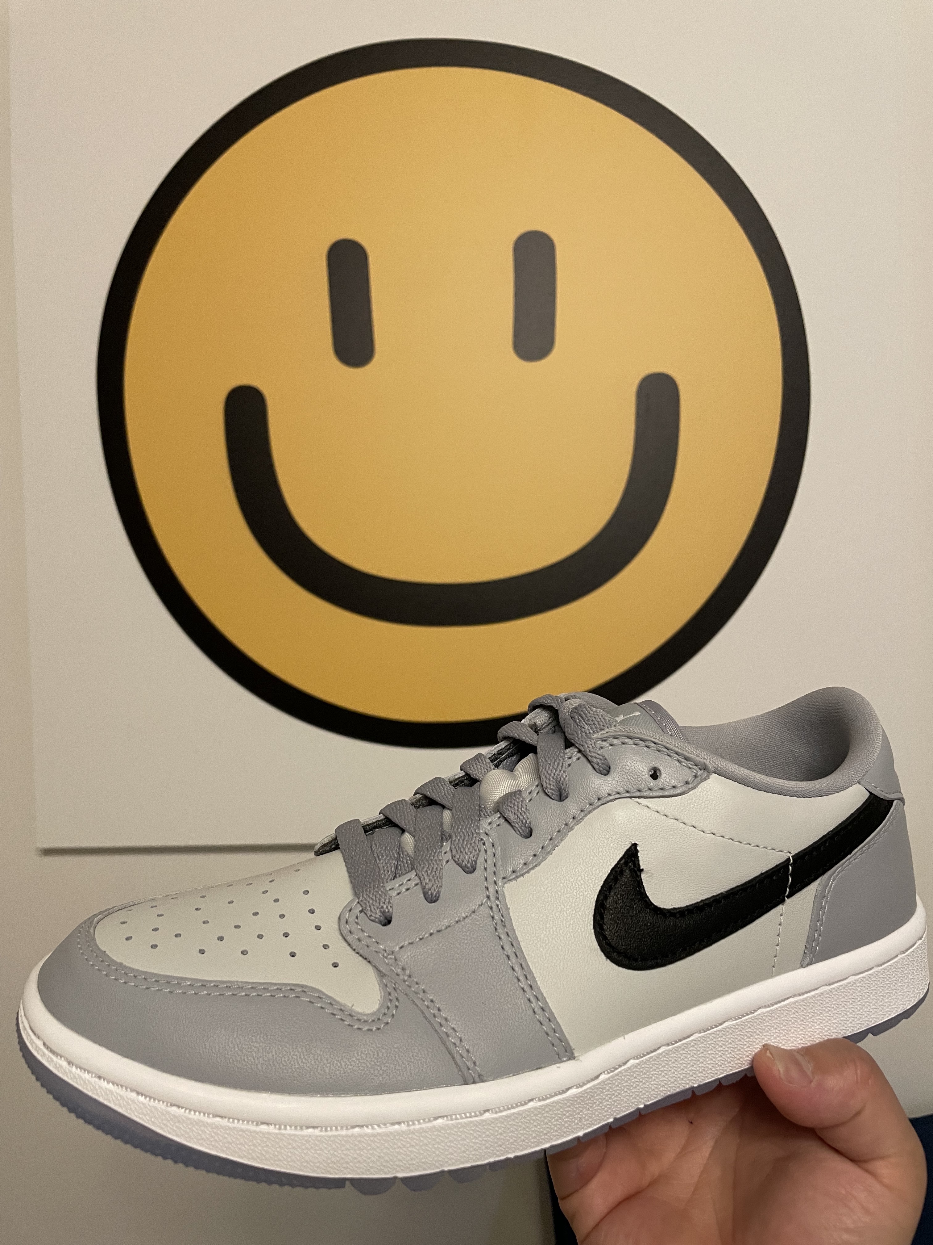Jordan 1 Low Golf Wolf Grey 착용 스타일 - 1
