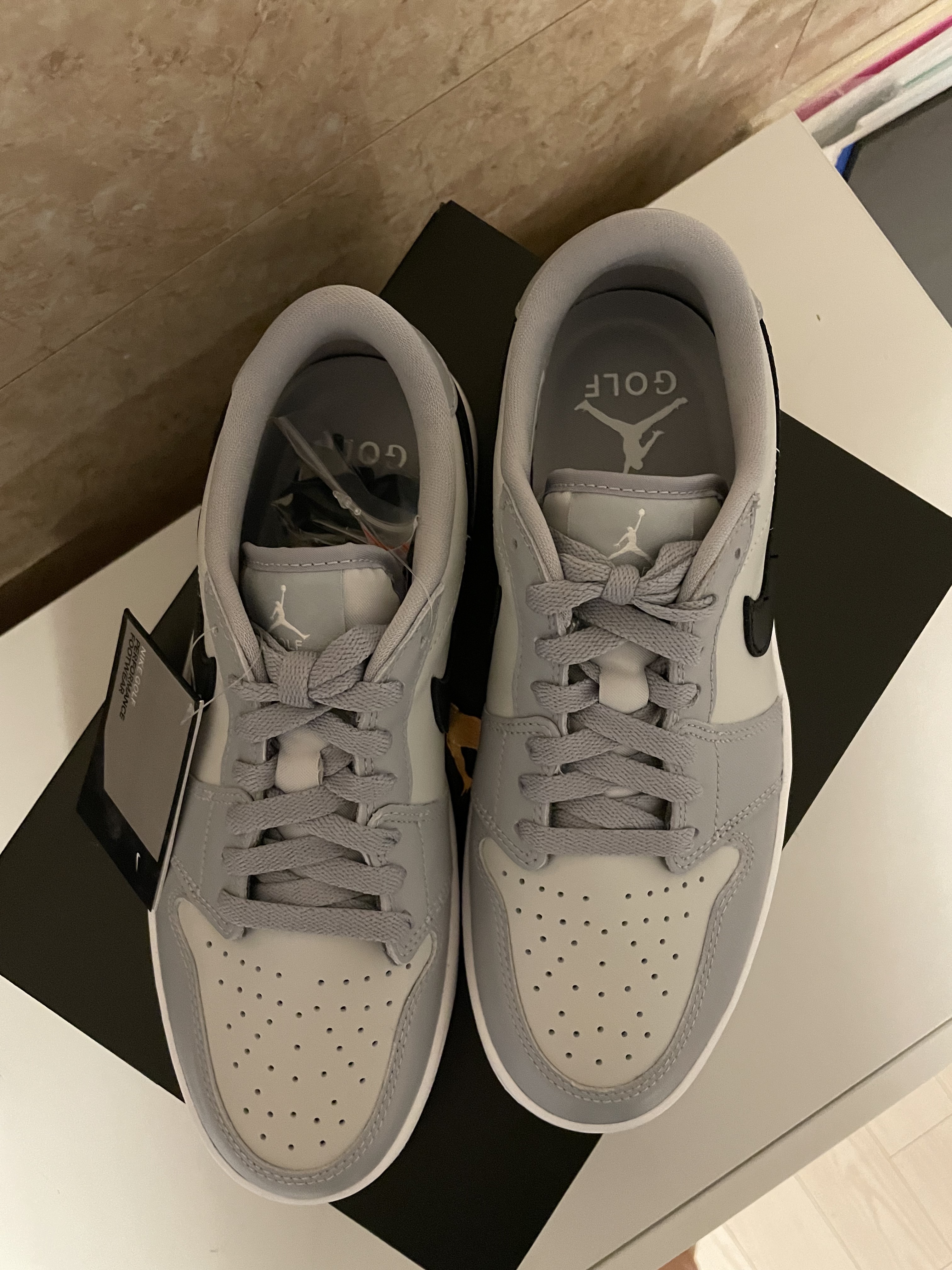 Jordan 1 Low Golf Wolf Grey 착용 스타일 - 3