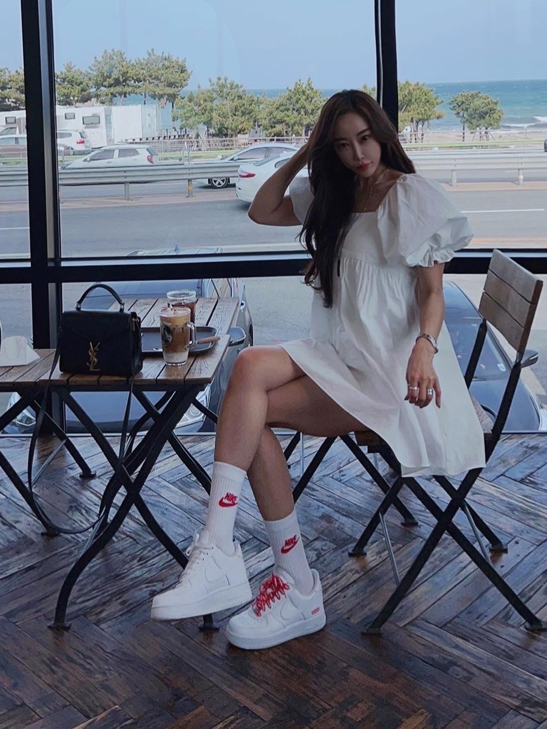 Nike x Supreme Air Force 1 Low White 착용 스타일 - 2