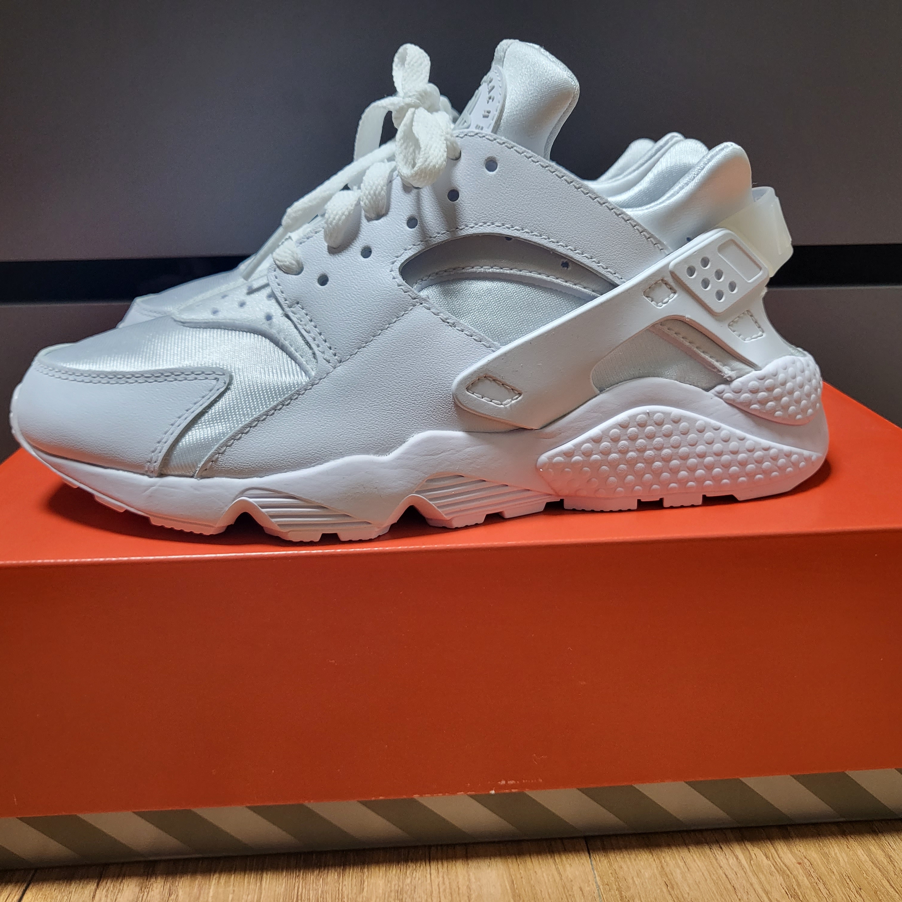 (W) Nike Air Huarache White Pure Platinum 착용 스타일