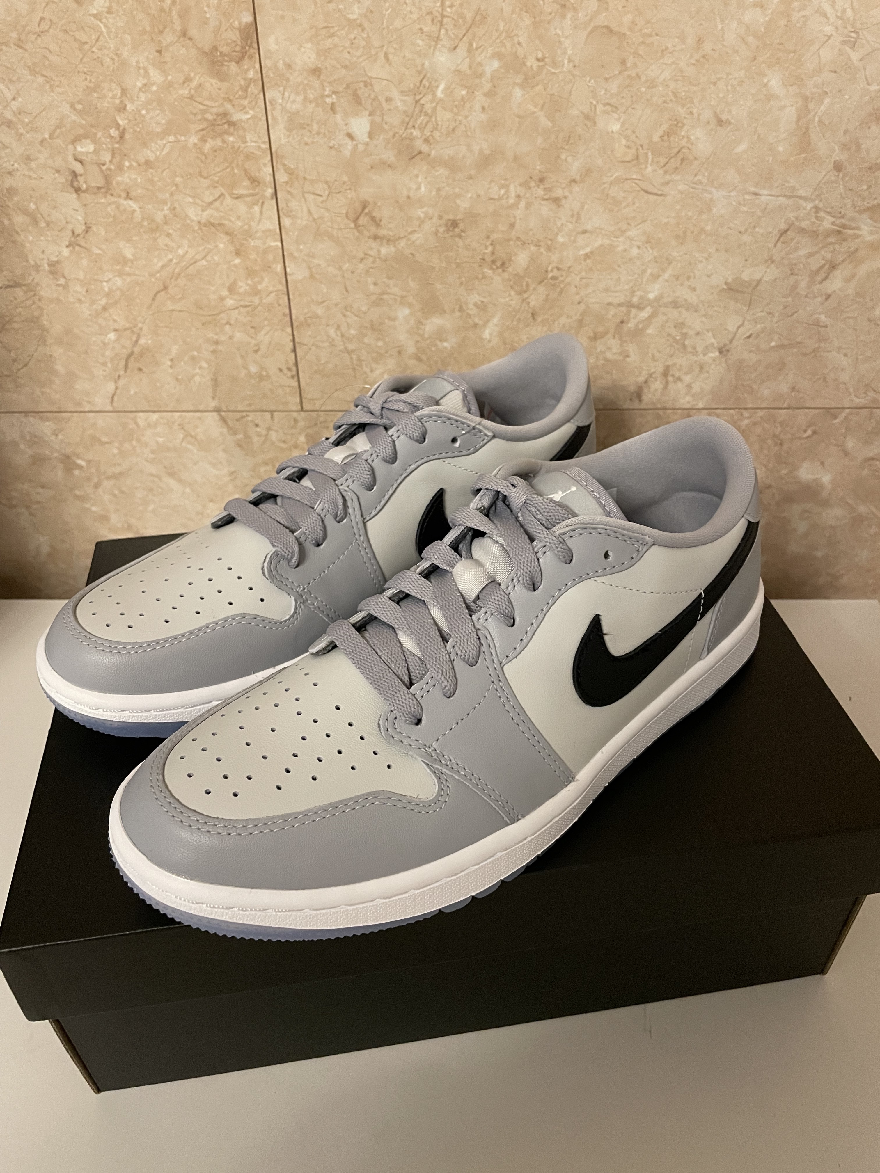 Jordan 1 Low Golf Wolf Grey 착용 스타일 - 4