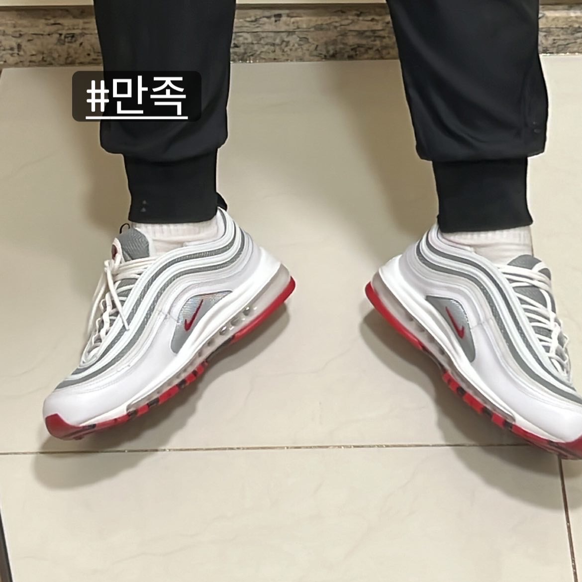 Nike Air Max 97 White and Varsity Red 착용 스타일