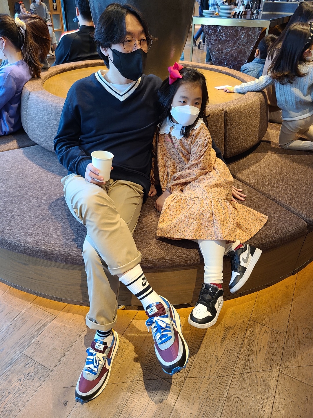 Nike x Sacai x Undercover LDWaffle Night Maroon Team Royal, (PS) Jordan 1 Low Alt Black Particle Grey 착용 스타일