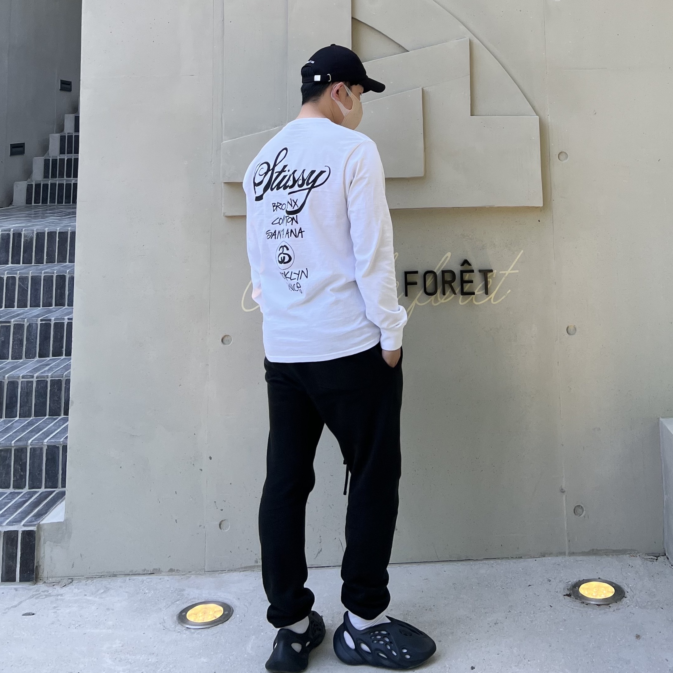 Stussy World Tour LS T-Shirt White, Essentials The Core Collection Sweatpants Black 착용 스타일 - 2