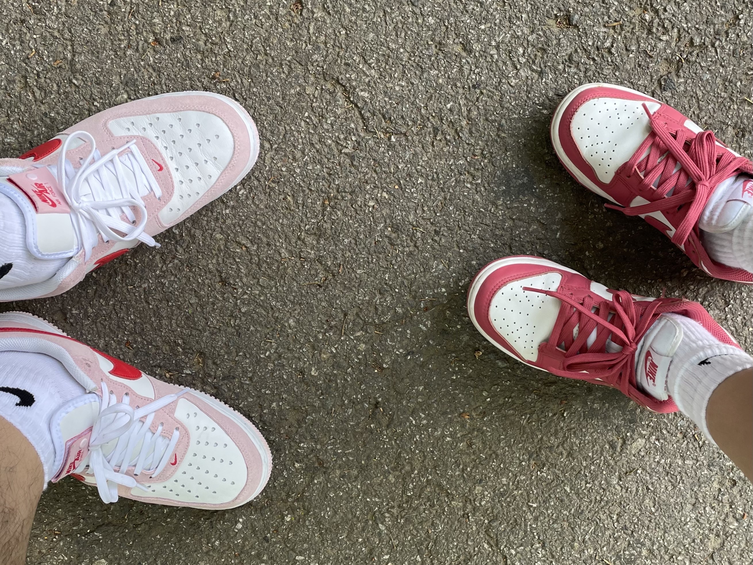 Nike Air Force 1 '07 QS Valentine's Day, (W) Nike Dunk Low Archeo Pink 착용 스타일