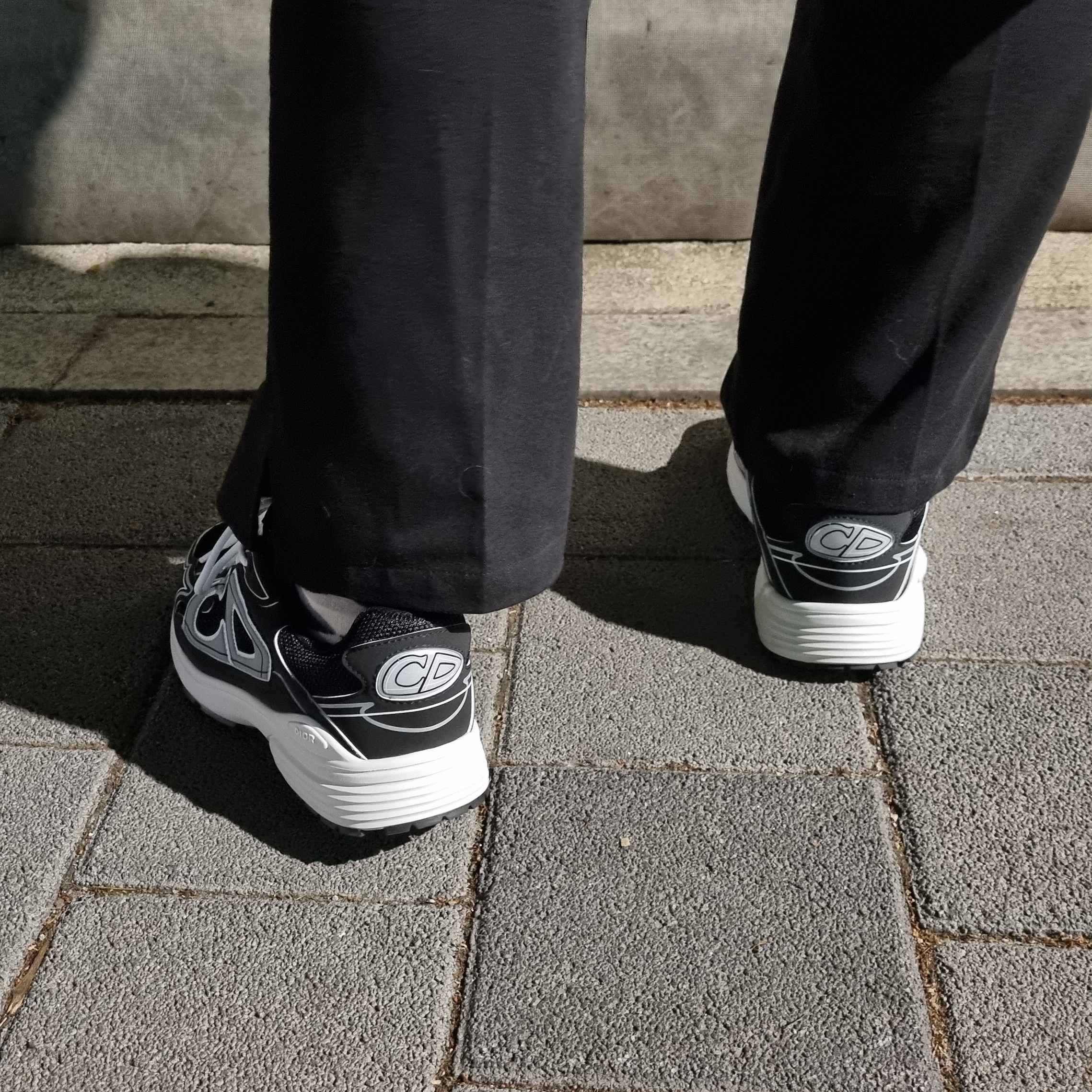 Dior B30 Sneakers Mesh Technical Fabric Black 착용 스타일