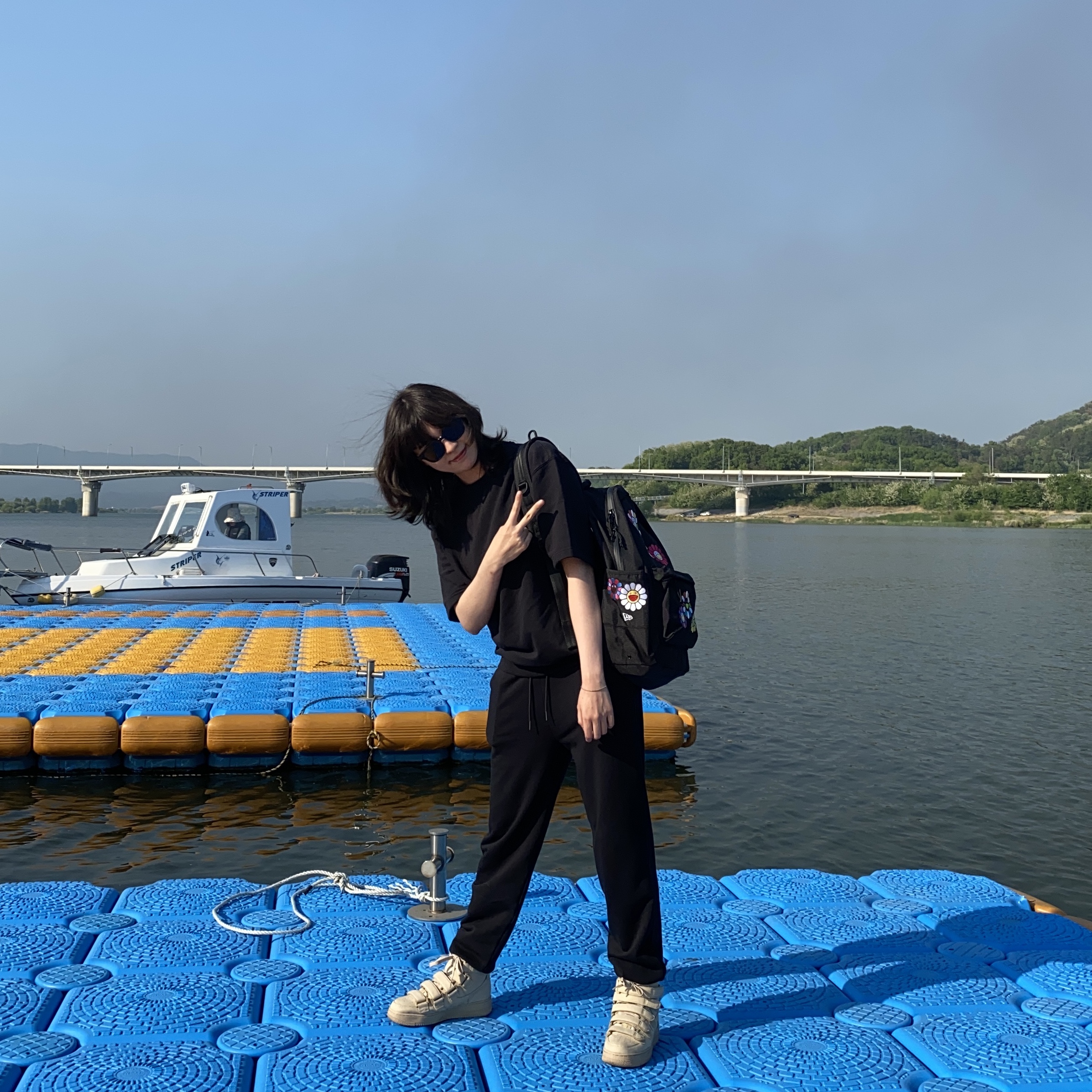 Nike x Billie Eilish Air Force 1 High '07 SP Mushroom, New Era x Murakami Takashi Flower Light Pack Black 착용 스타일