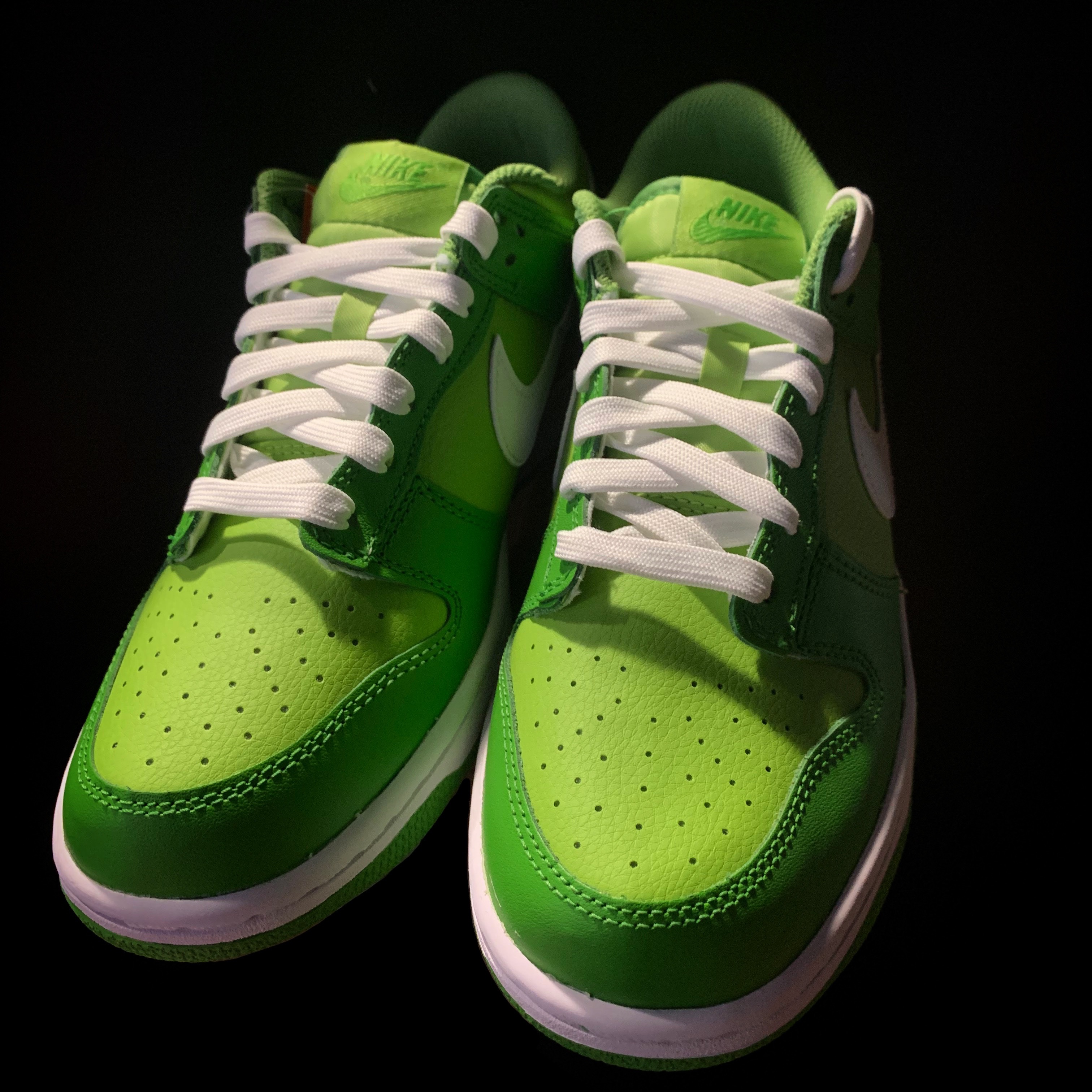 (GS) Nike Dunk Low Vivid Green 착용 스타일 - 5