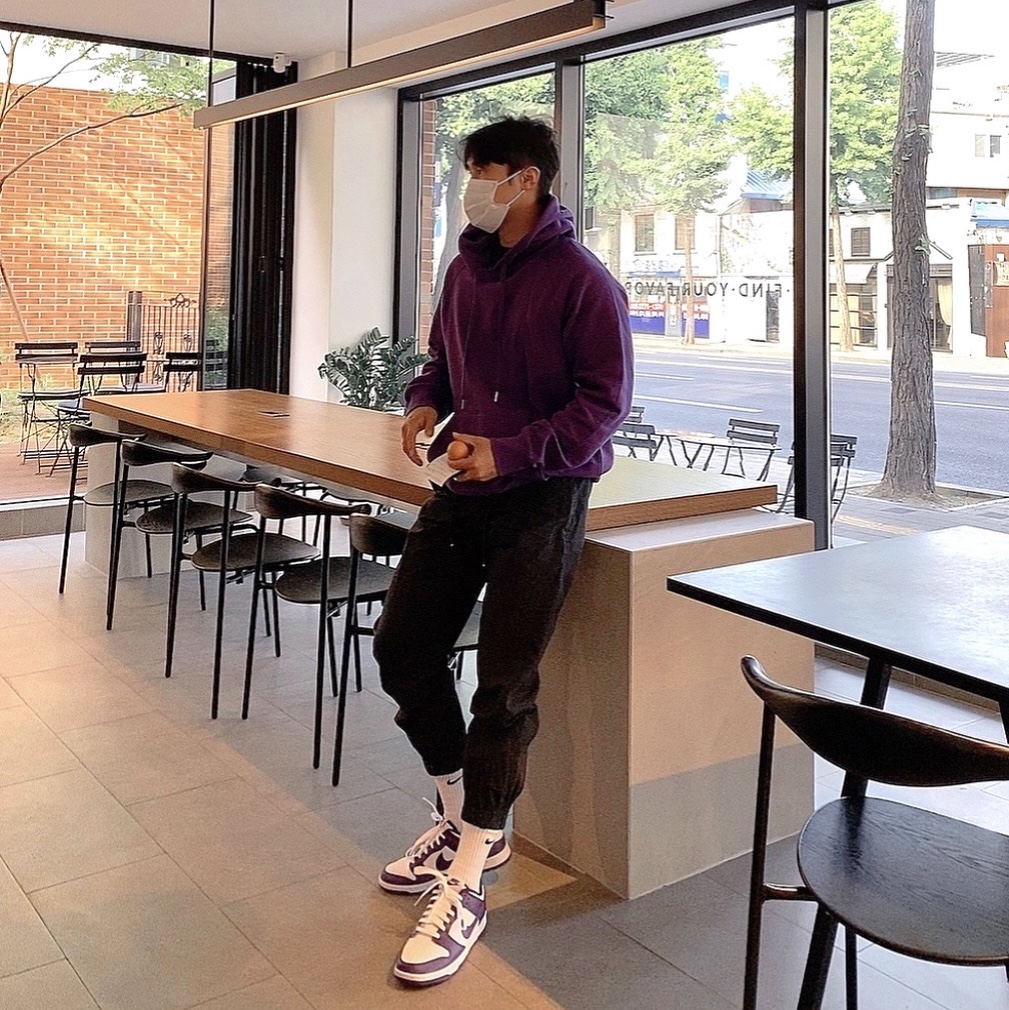 Nike Dunk Low Retro Championship Court Purple 착용 스타일 - 1