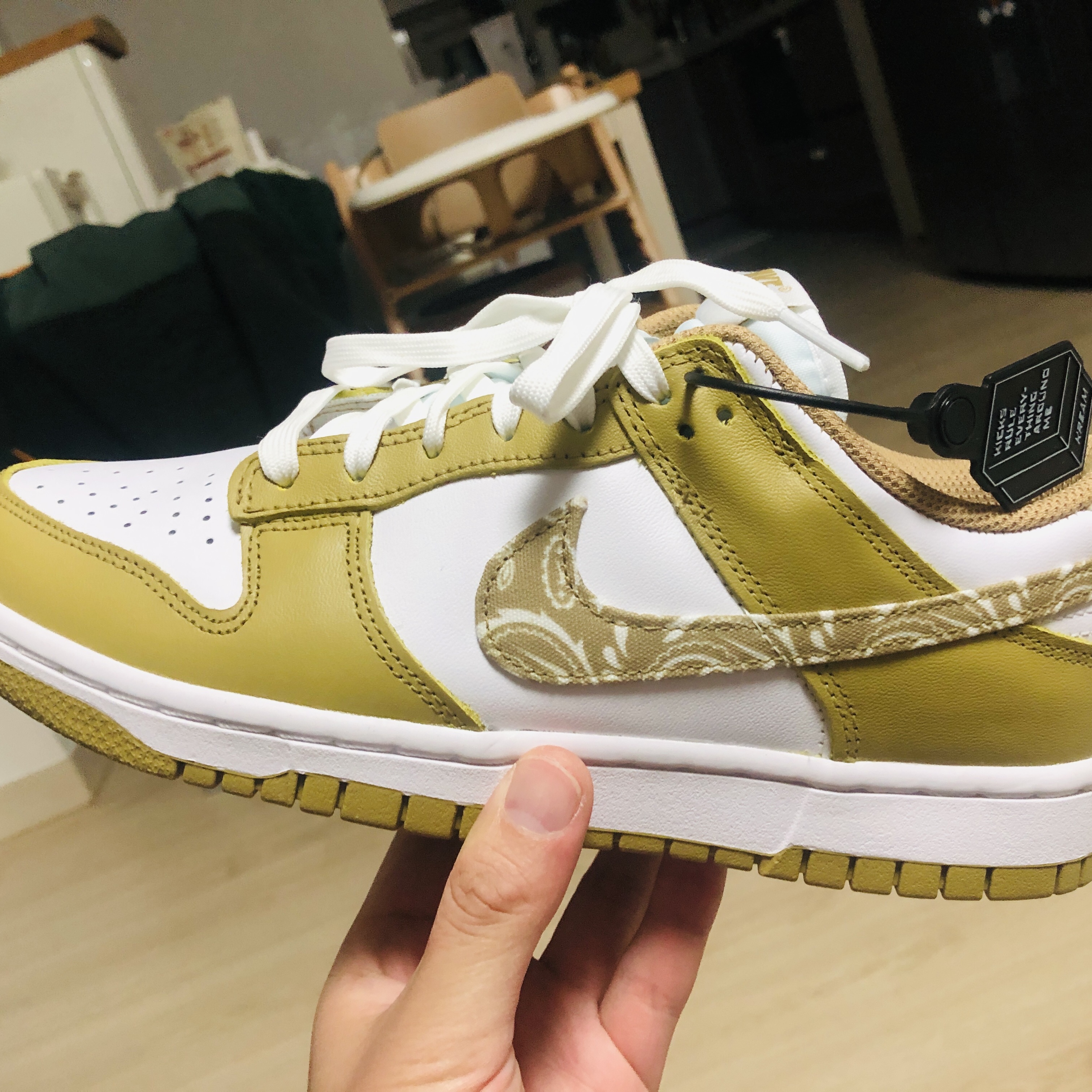 (W) Nike Dunk Low Essential Barley Paisley 착용 스타일 - 2
