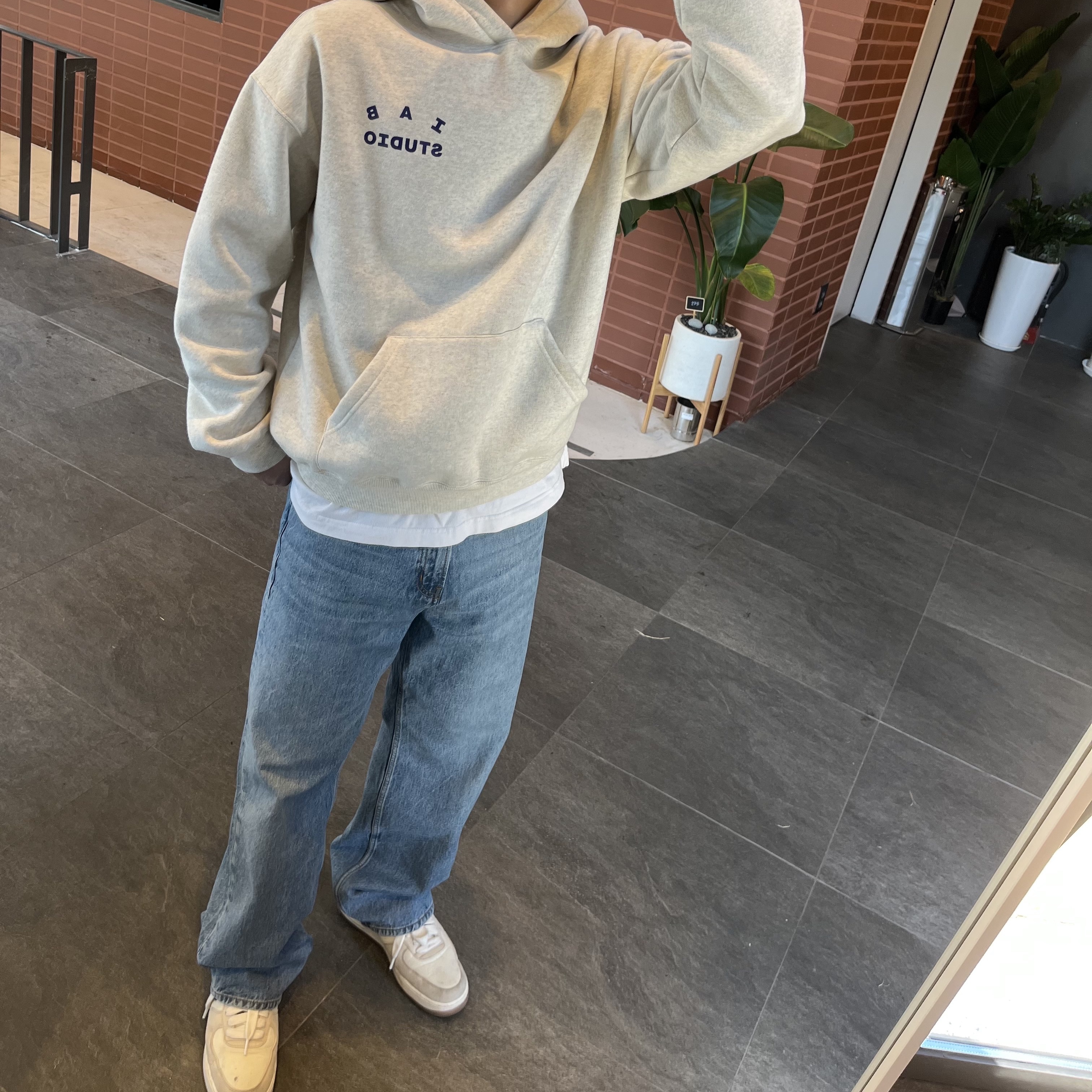 IAB Studio Hoodie Oatmeal Gray - 21SS, Nike Air Force 1 '07 LV8 Paisley Swoosh 착용 스타일 - 1