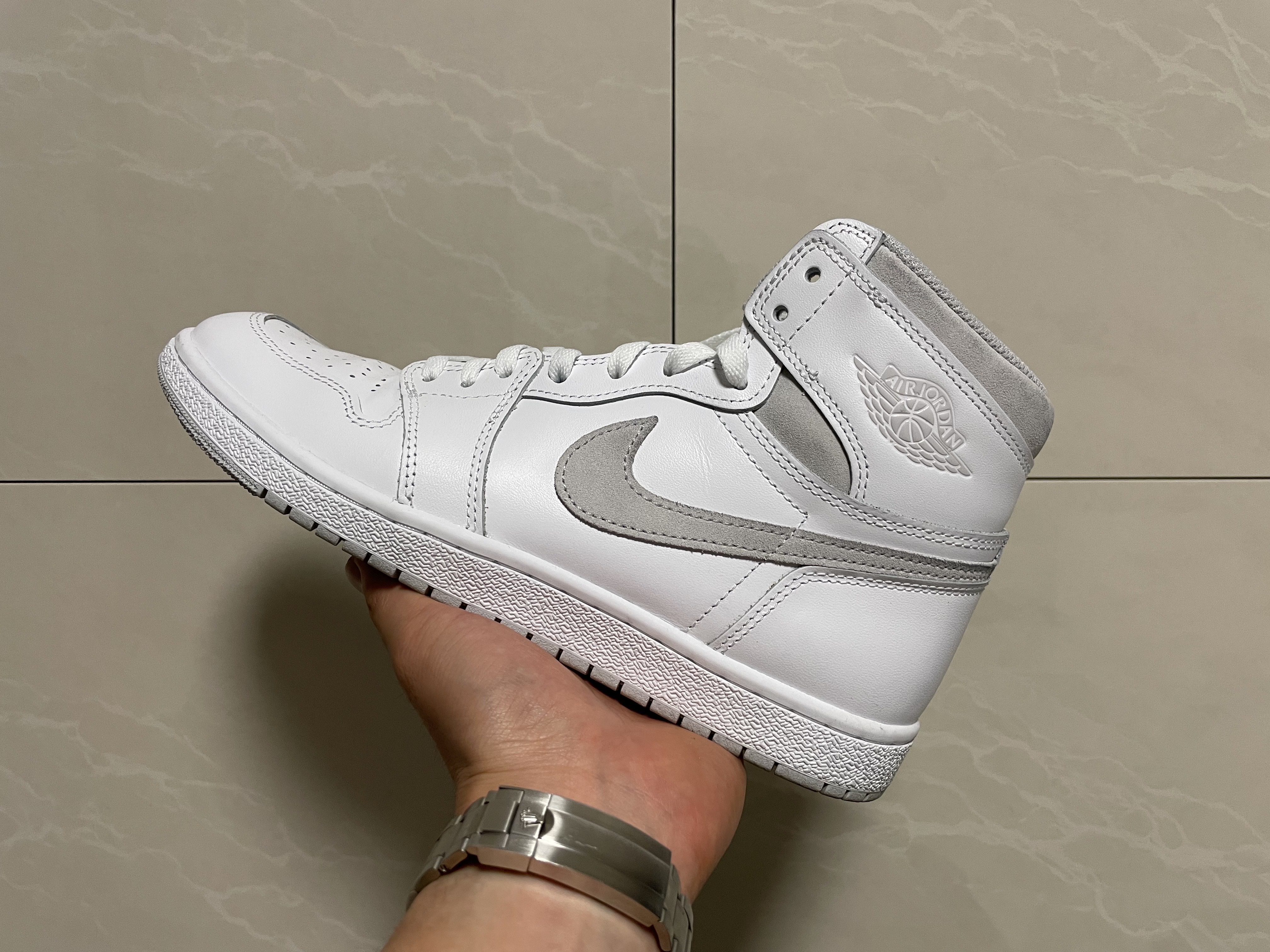 Jordan 1 High 85 Neutral Grey 착용 스타일