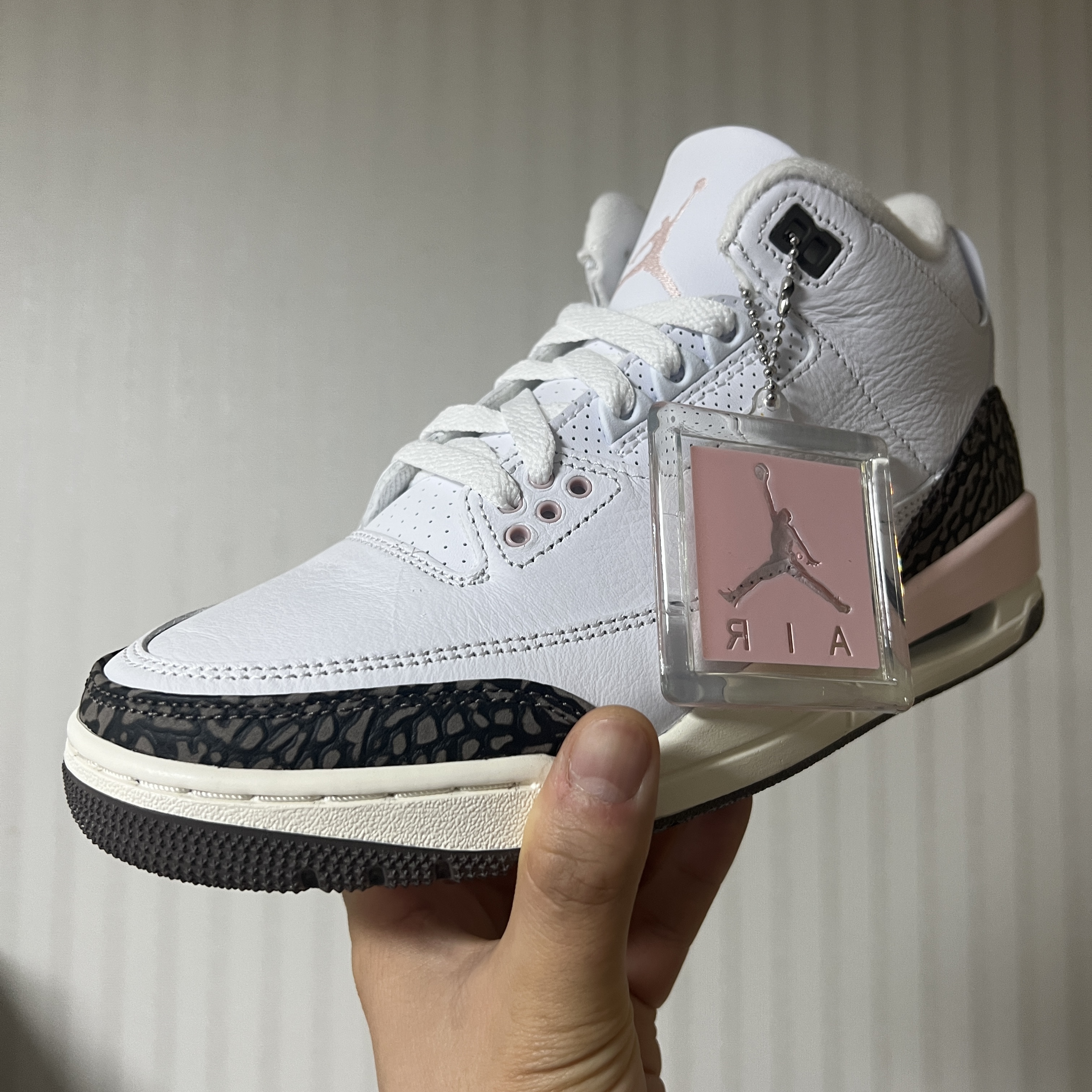 (W) Jordan 3 Retro Dark Mocha 착용 스타일 - 2