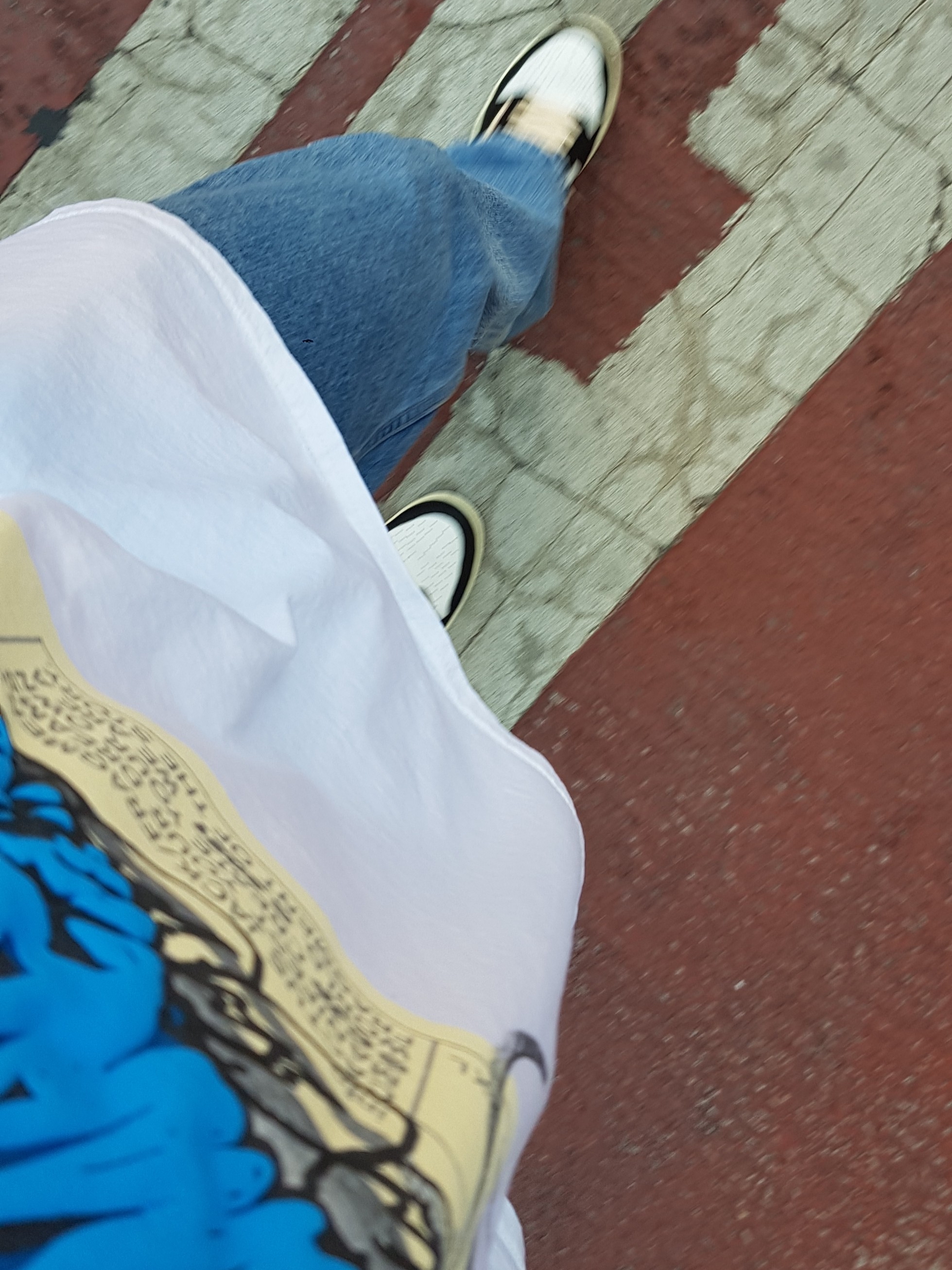 Apple AirPods Max Lightning Silver (Korean Ver.), Jordan 1 x Travis Scott x Fragment Retro Low OG SP Military Blue 착용 스타일 - 2