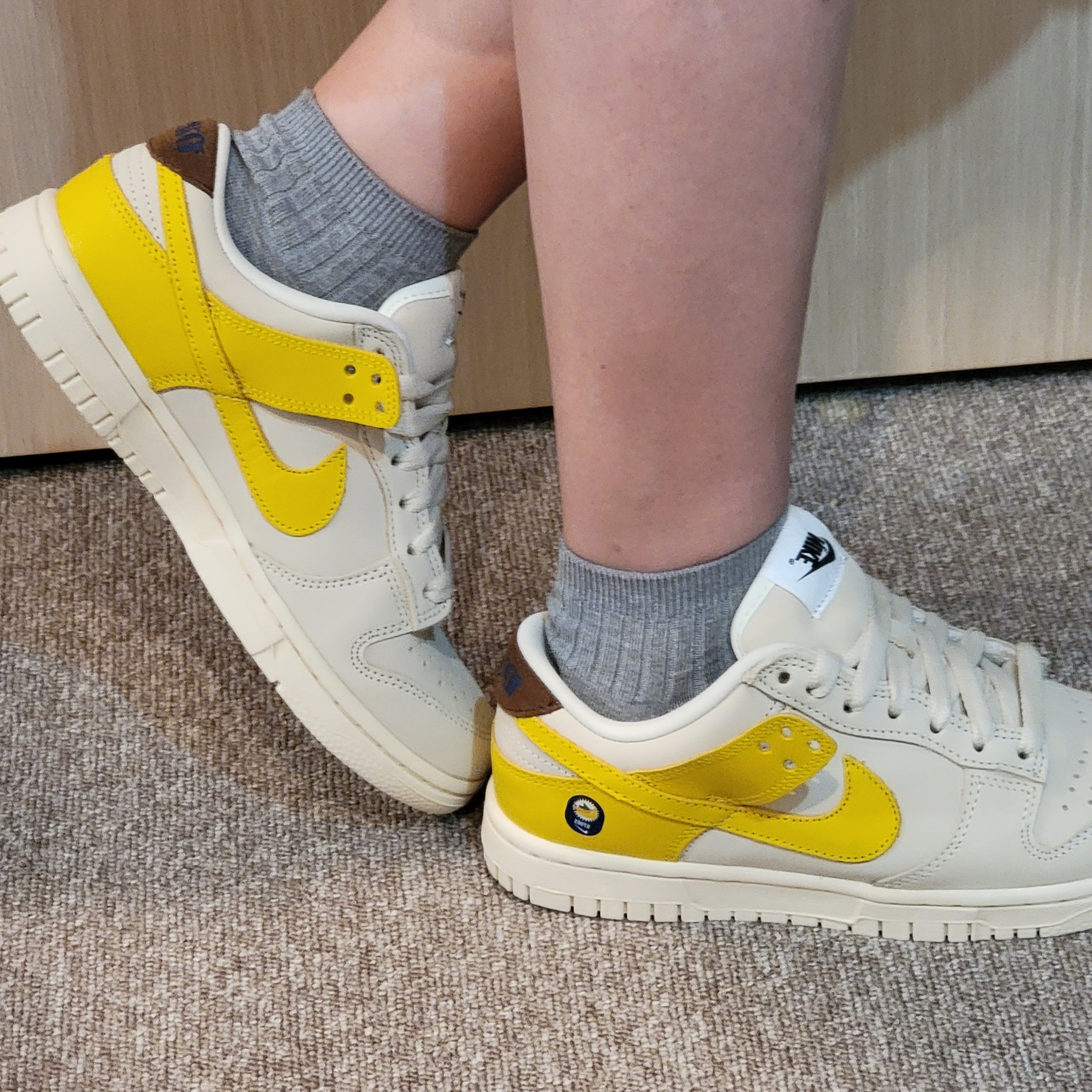 (W) Nike Dunk Low LX Banana 착용 스타일 - 2