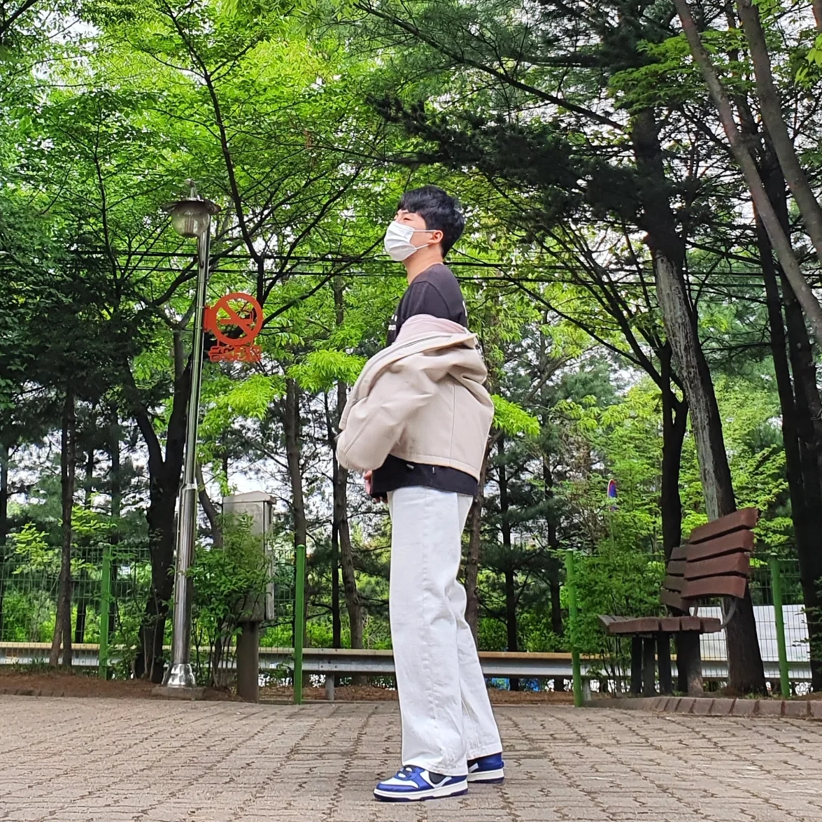 Nike x Ambush Dunk High Deep Royal Blue, IAB Studio Black Glow T-Shirt 착용 스타일