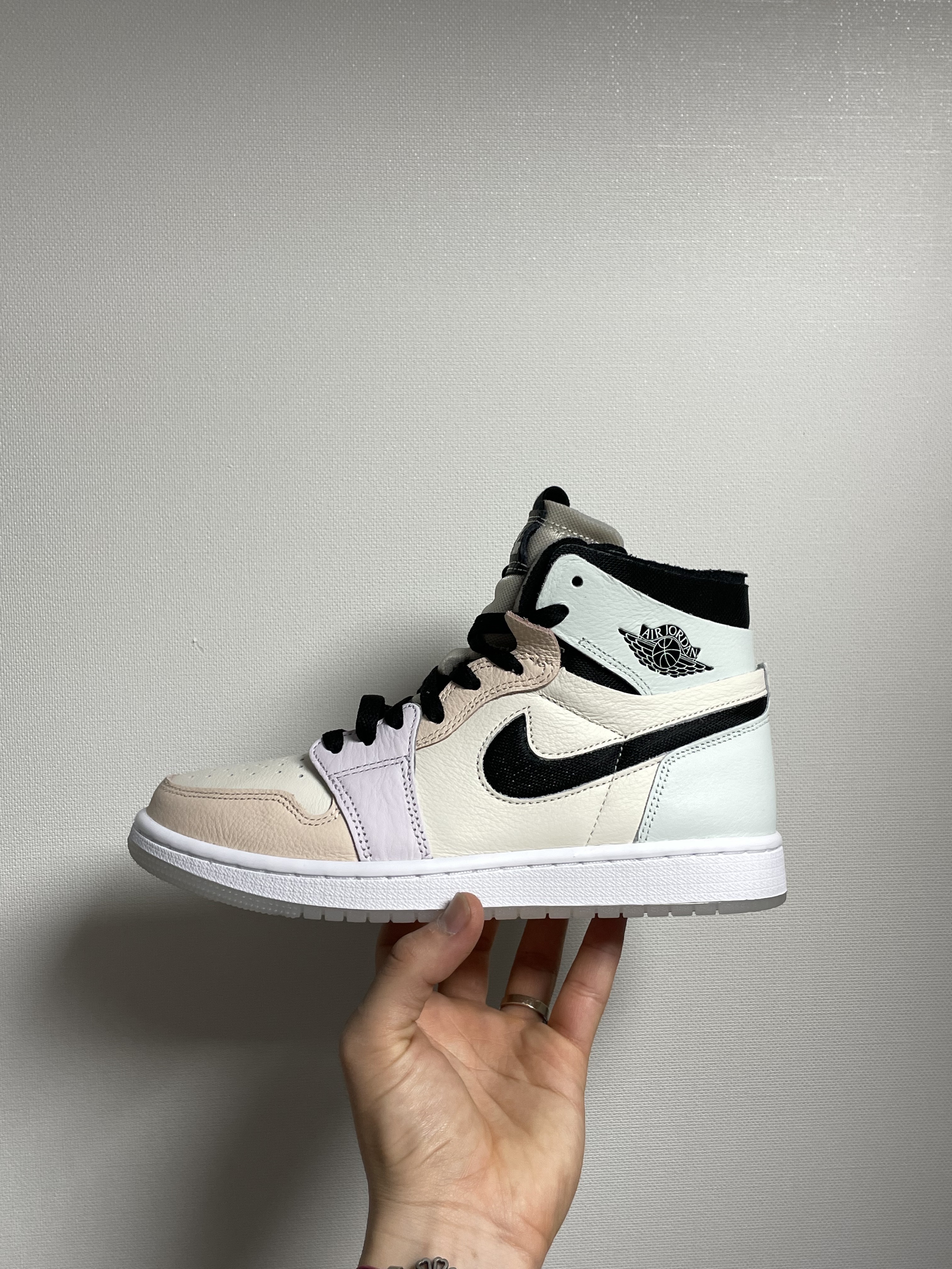 (W) Jordan 1 Zoom Air CMFT Pale Ivory 착용 스타일 - 4