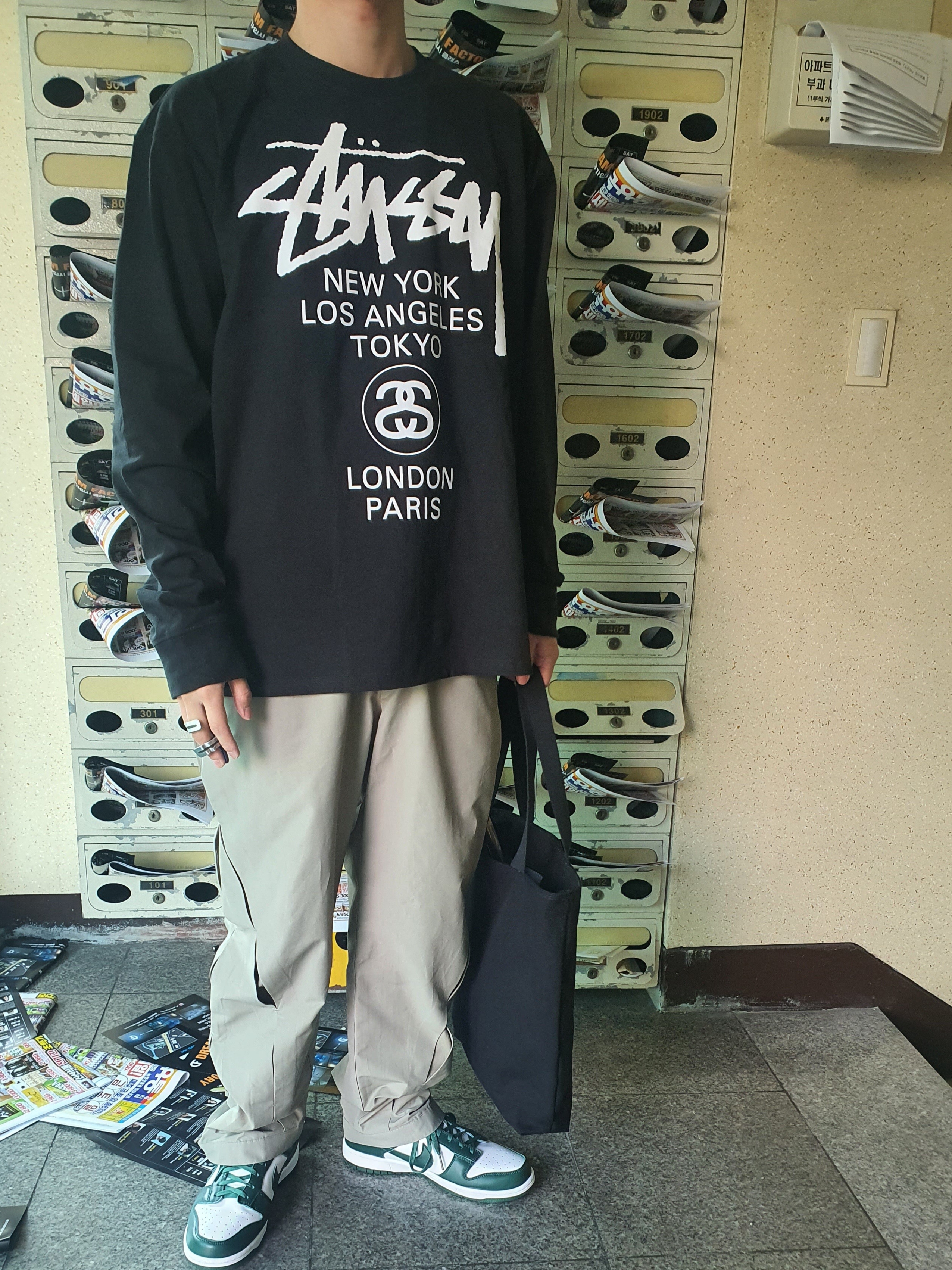 Stussy World Tour LS T-Shirt Black 착용 스타일