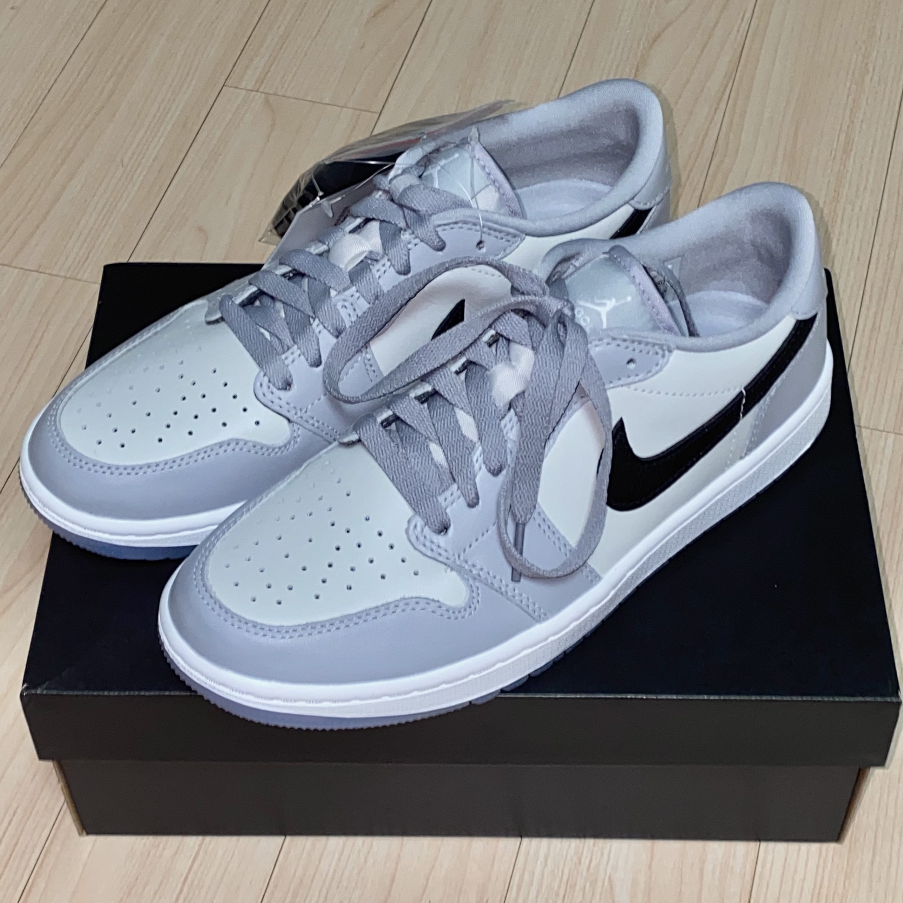 Jordan 1 Low Golf Wolf Grey 착용 스타일 - 2
