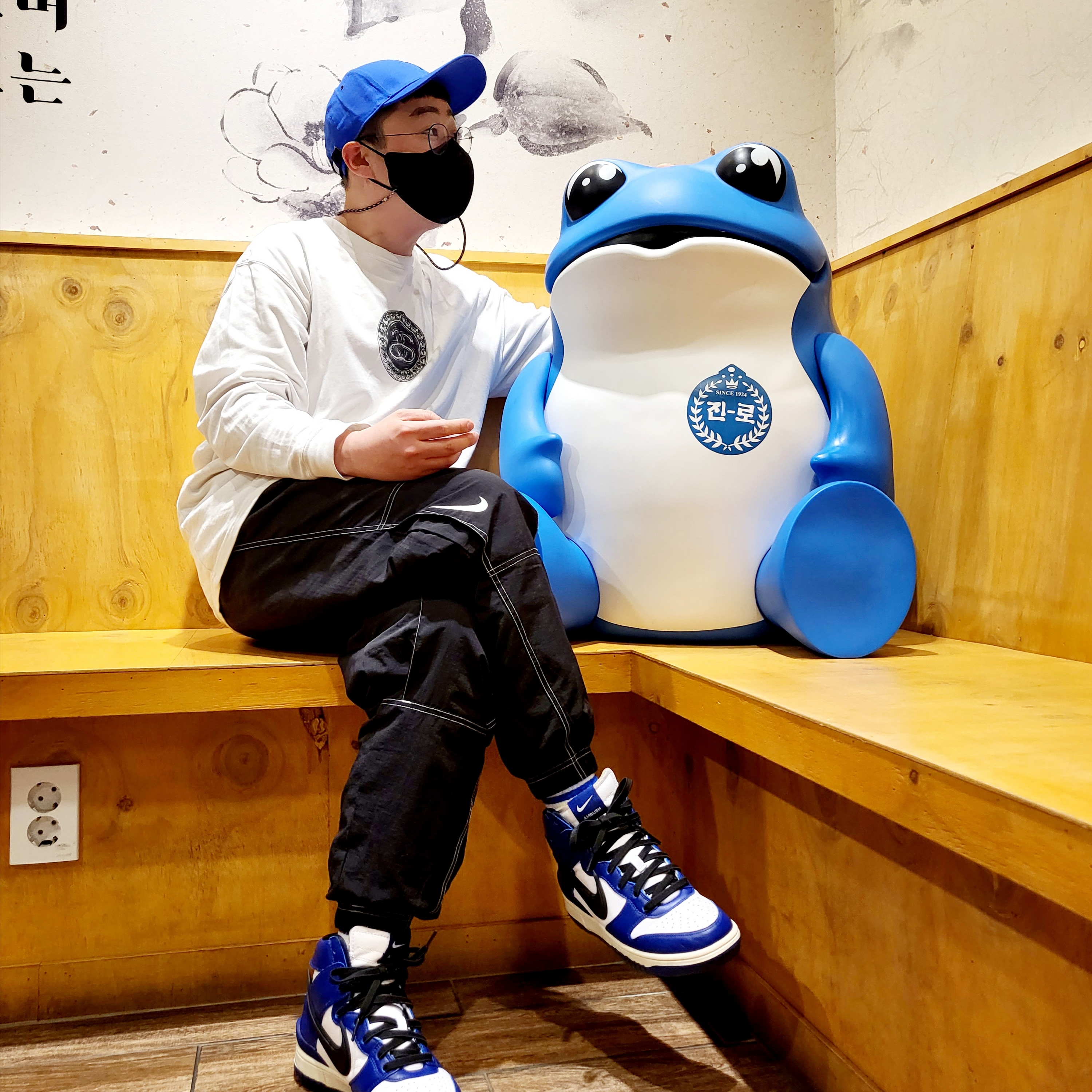 Puma x AMI Low Curve Cap Dazzling Blue, Nike x Stussy Big Swoosh LS T-Shirt White - US/EU 착용 스타일 - 2