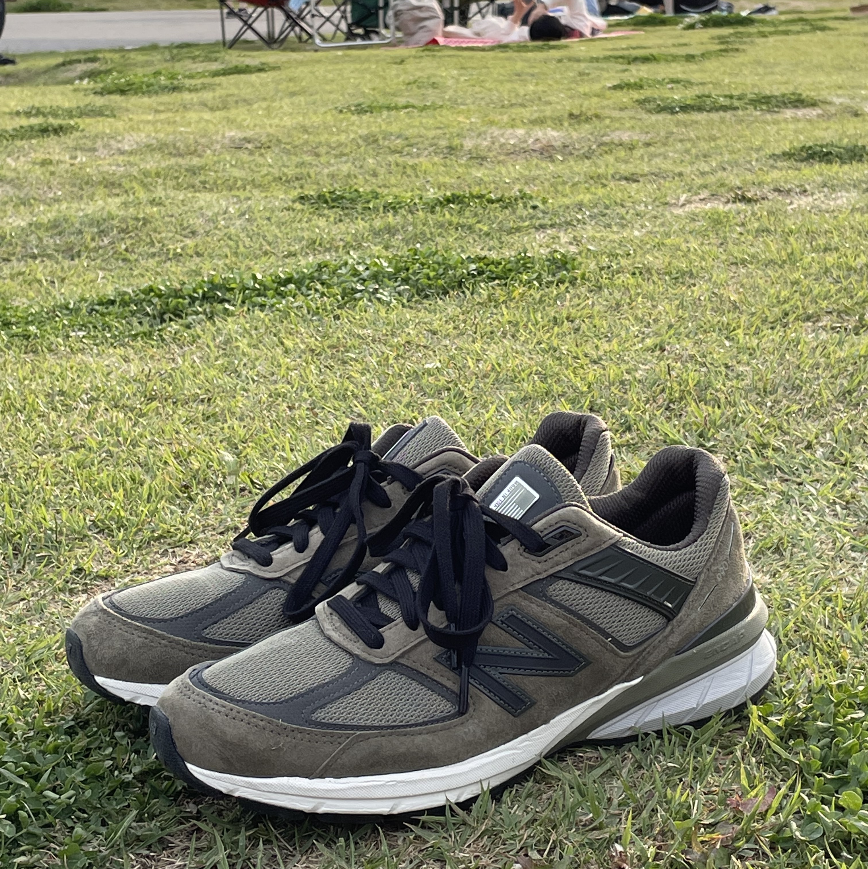New Balance 990v5 Made in USA Khaki 착용 스타일