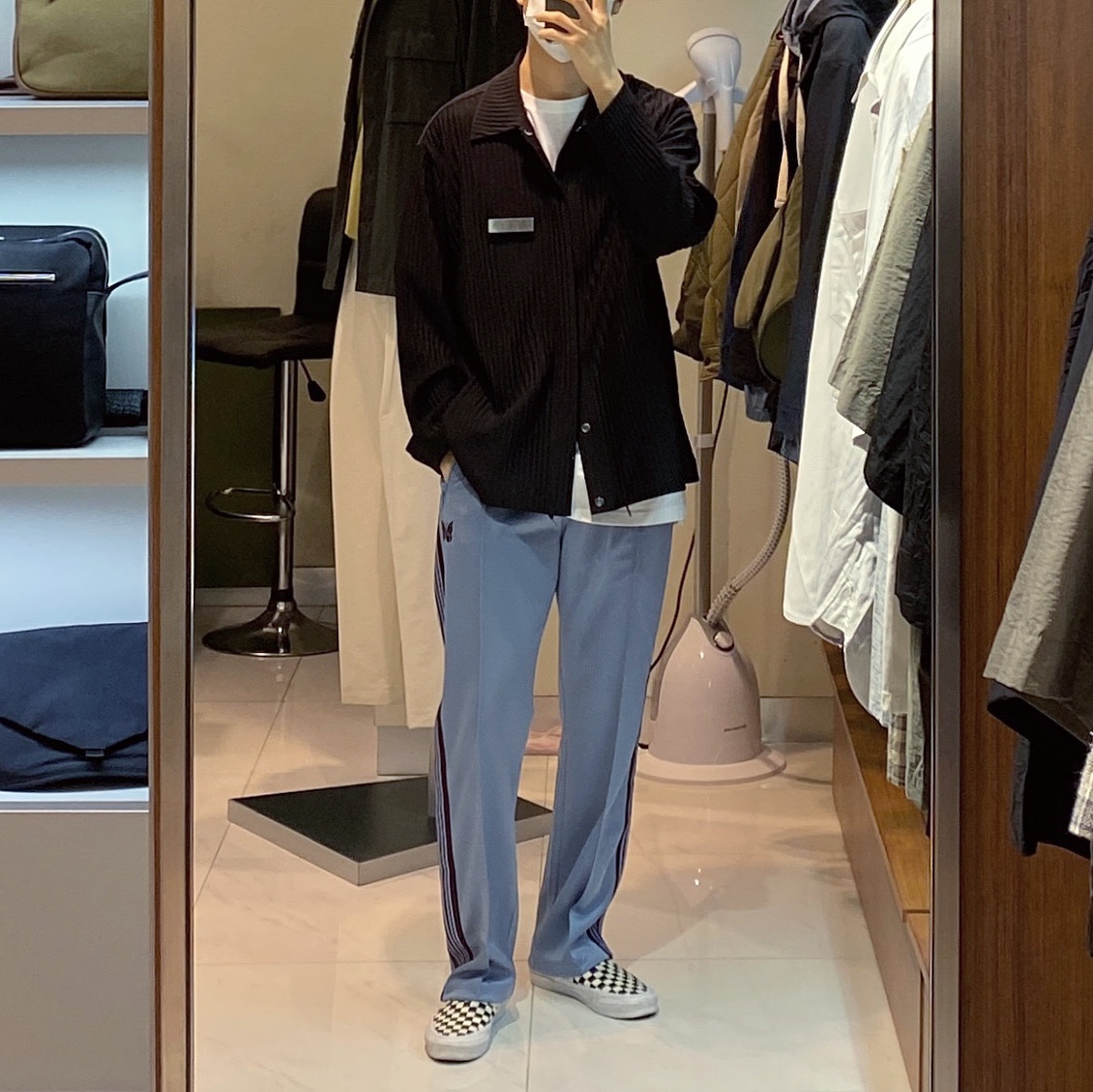 Needles Narrow Track Pants Poly Smooth Sax Blue, Vans Vault OG Classic Slip-On Checkerboard 착용 스타일