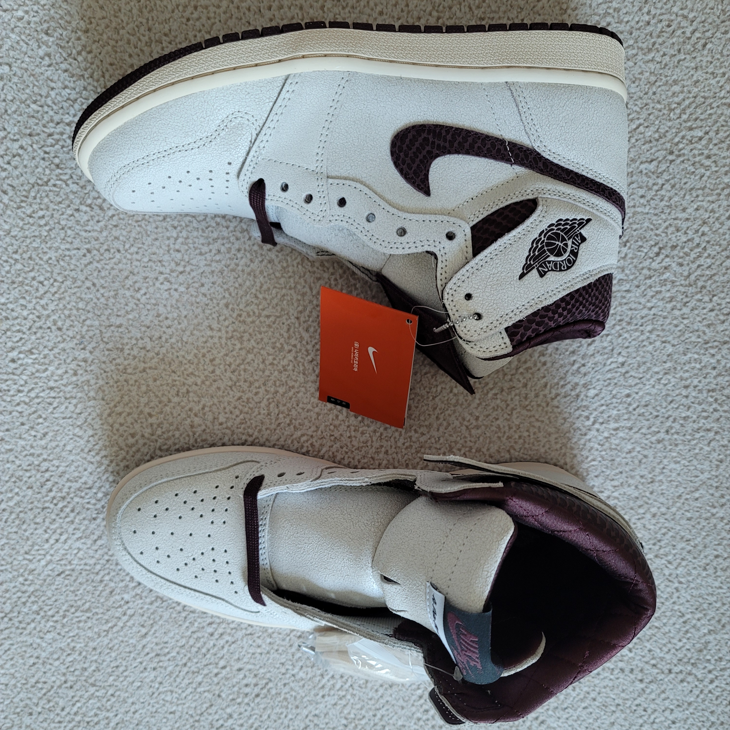 Jordan 1 x A Ma Maniere Retro High OG SP Sail and Burgundy 착용 스타일 - 2