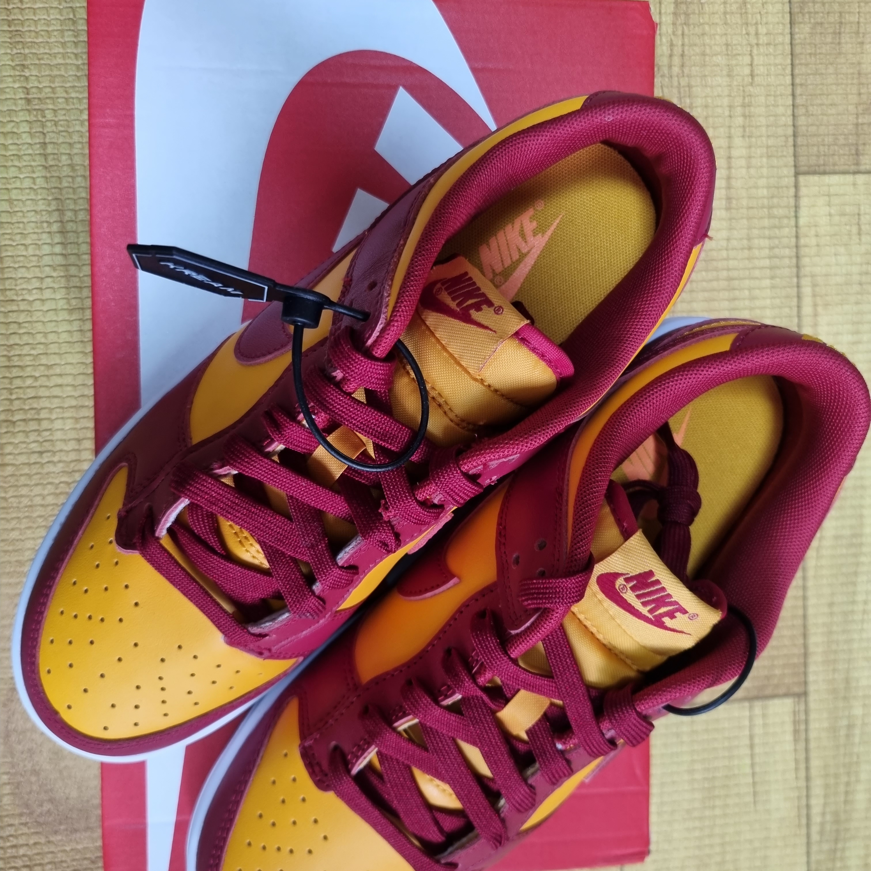 Nike Dunk Low Retro Championship Gold 착용 스타일