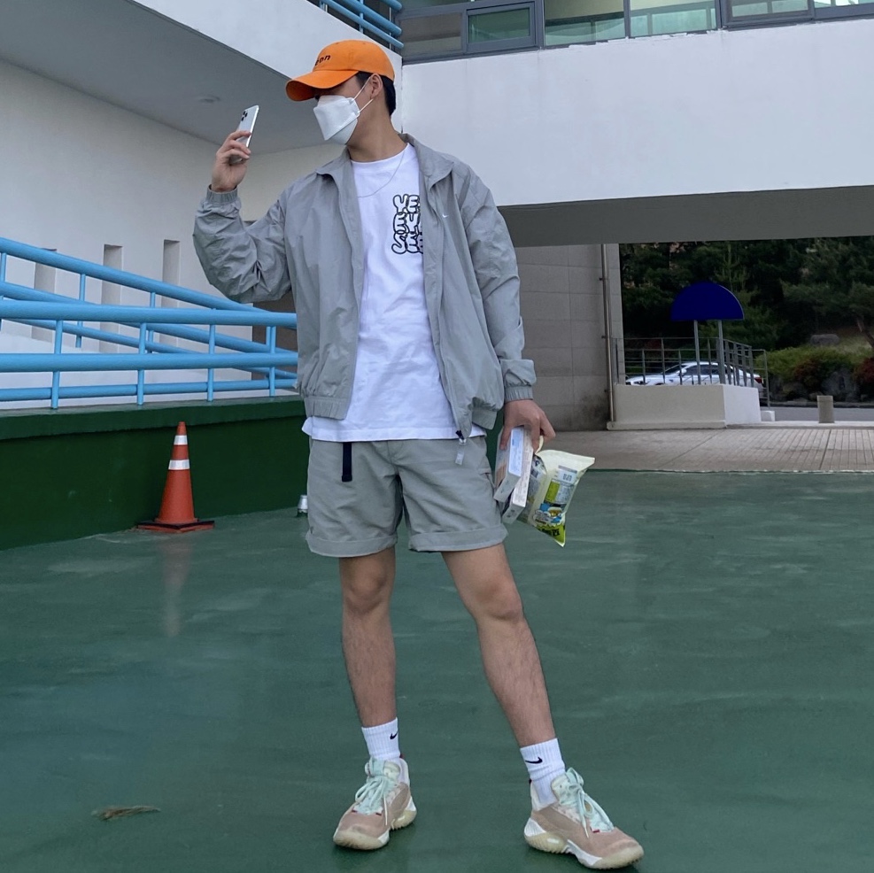 Jordan Delta SP Vachetta Tan, Nike M NRG Track Jacket Grey 착용 스타일