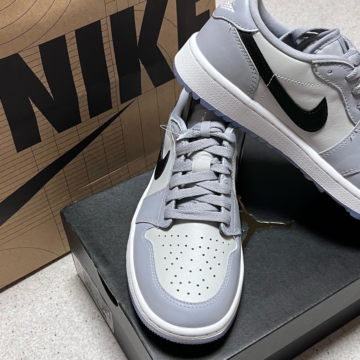 Jordan 1 Low Golf Wolf Grey 착용 스타일
