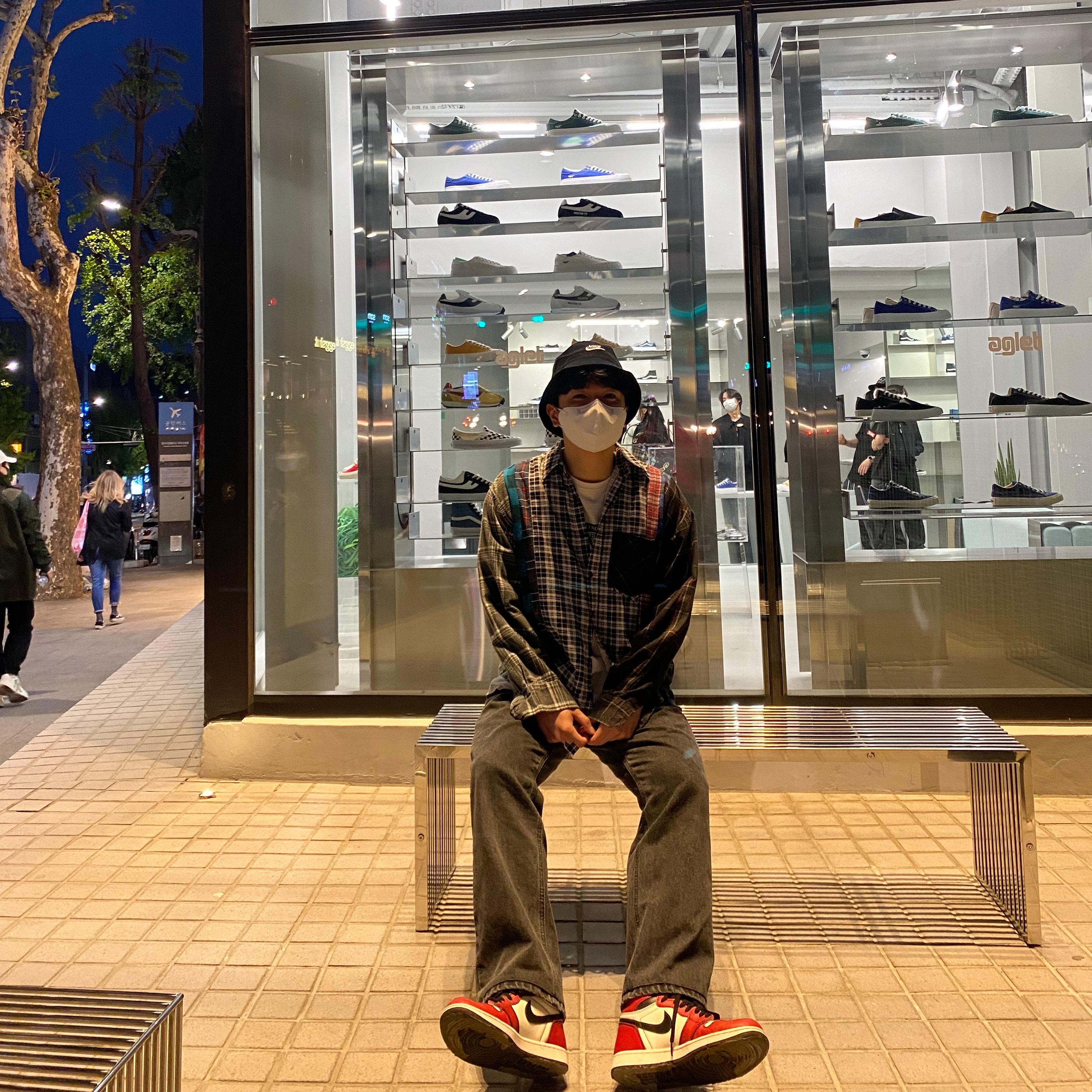 Our Legacy Extended Third Cut Black Grey, Jordan 1 Retro High OG Defiant SB LA to Chicago 착용 스타일