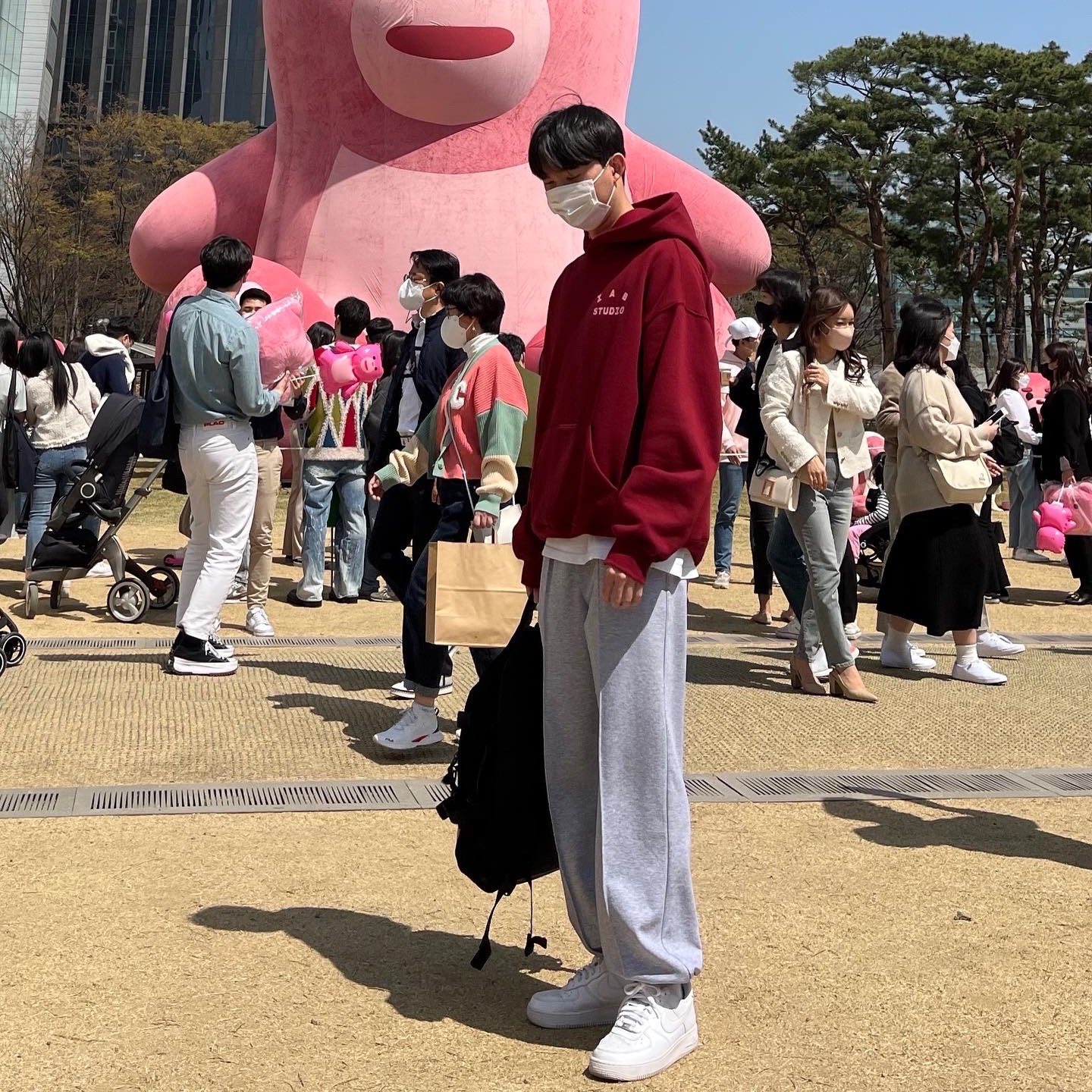 IAB Studio Hoodie Raspberry, Nike Air Force 1 '07 Low White 착용 스타일