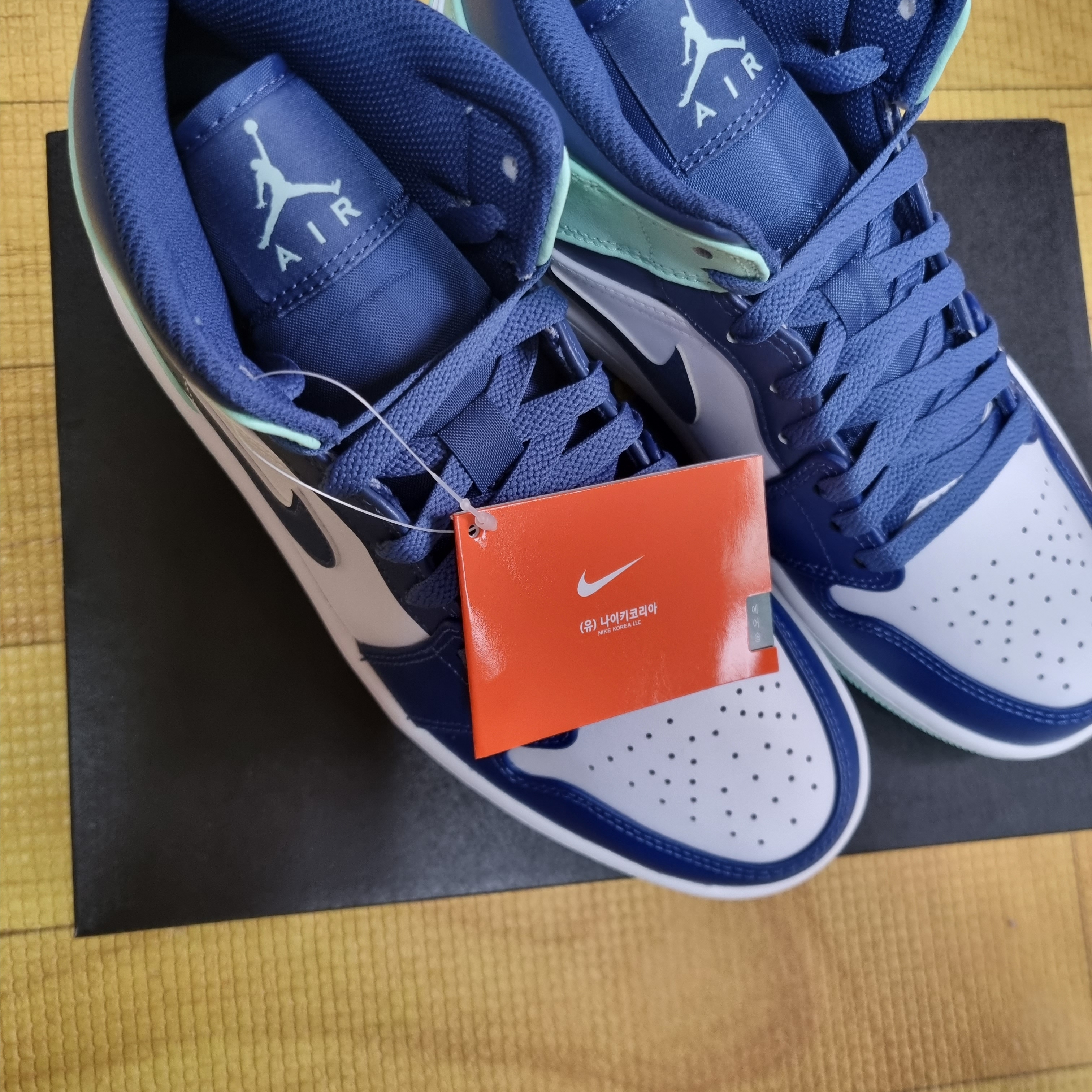 Jordan 1 Mid Blue Mint 착용 스타일