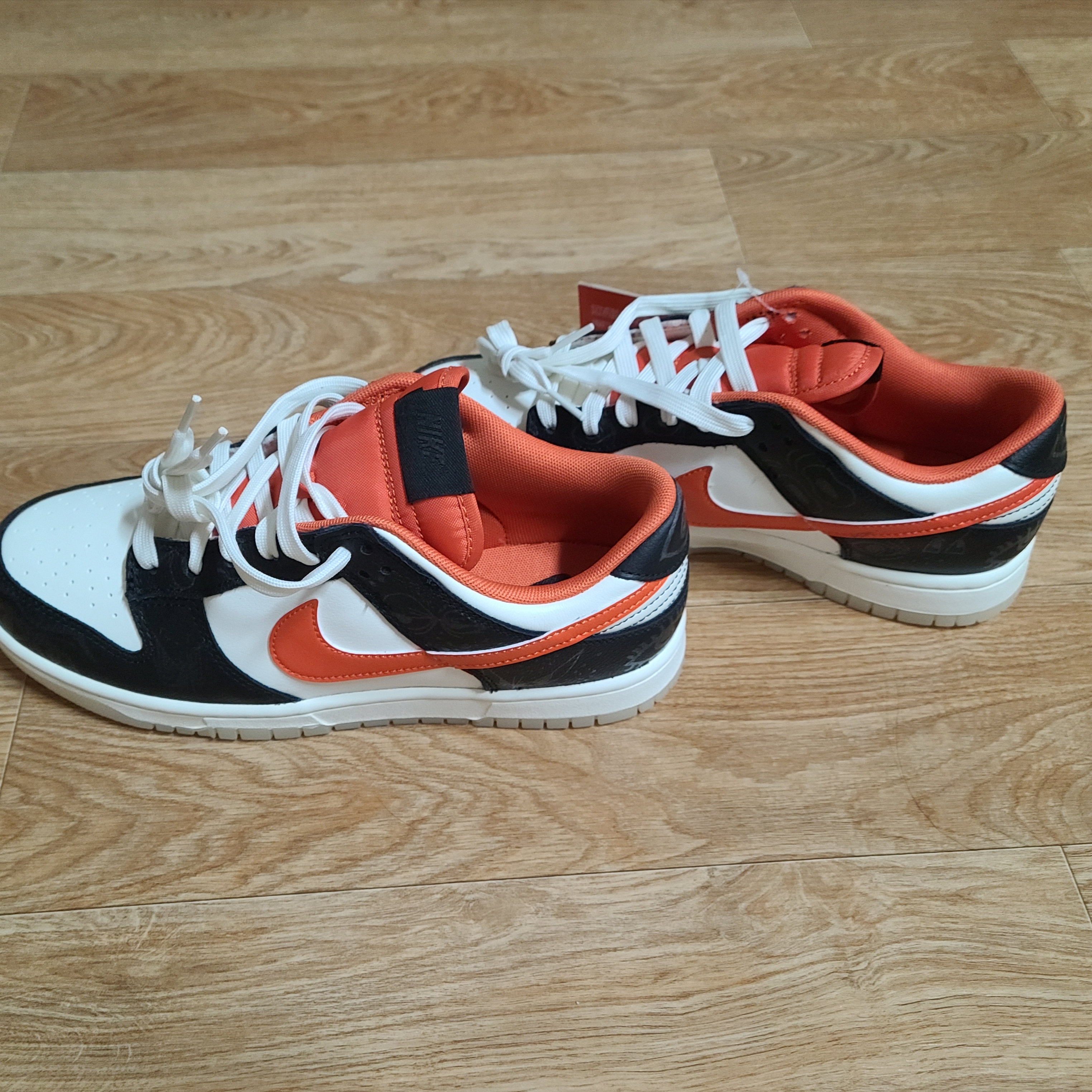 Nike Dunk Low Retro PRM Halloween 착용 스타일