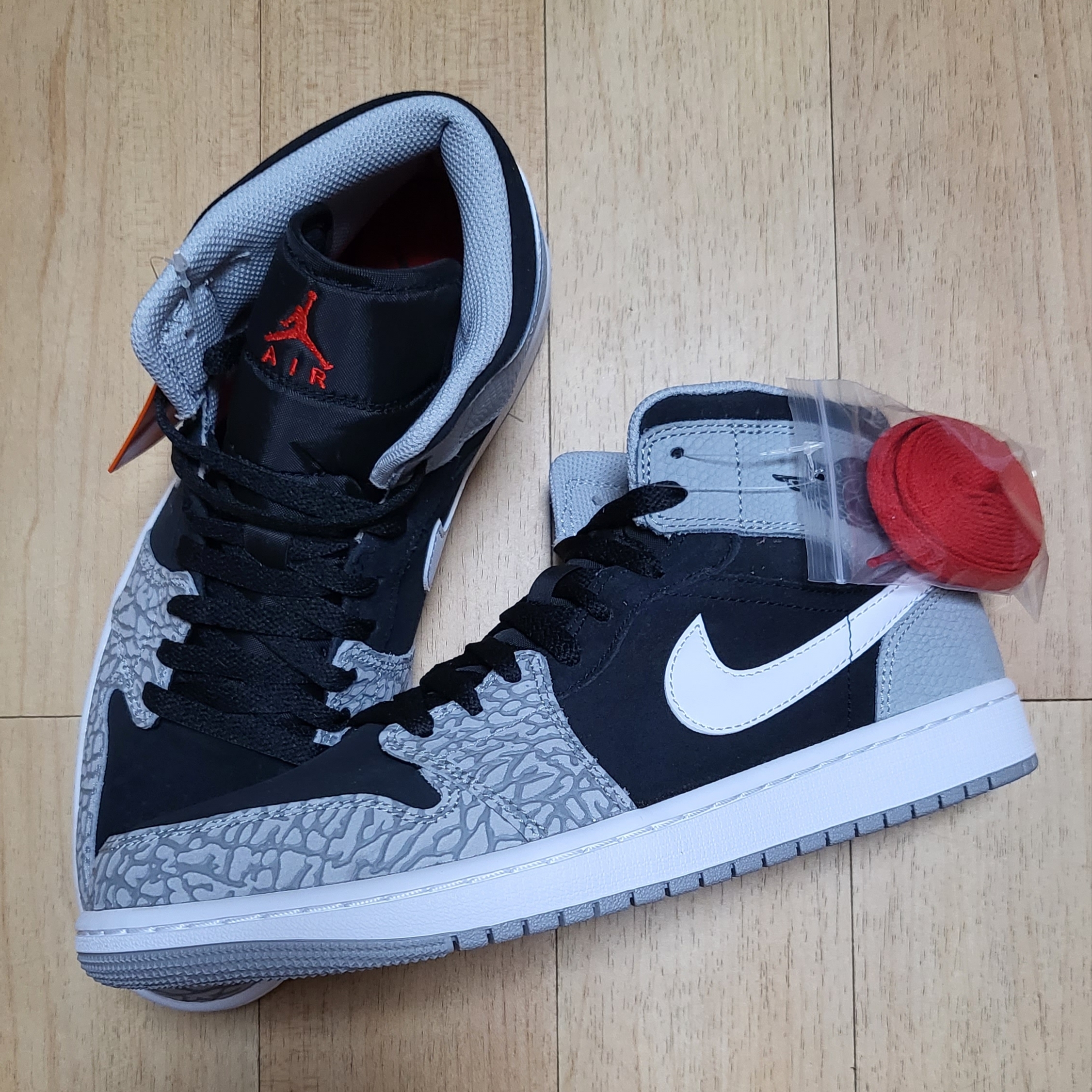 Jordan 1 Mid Elephant Toe 착용 스타일