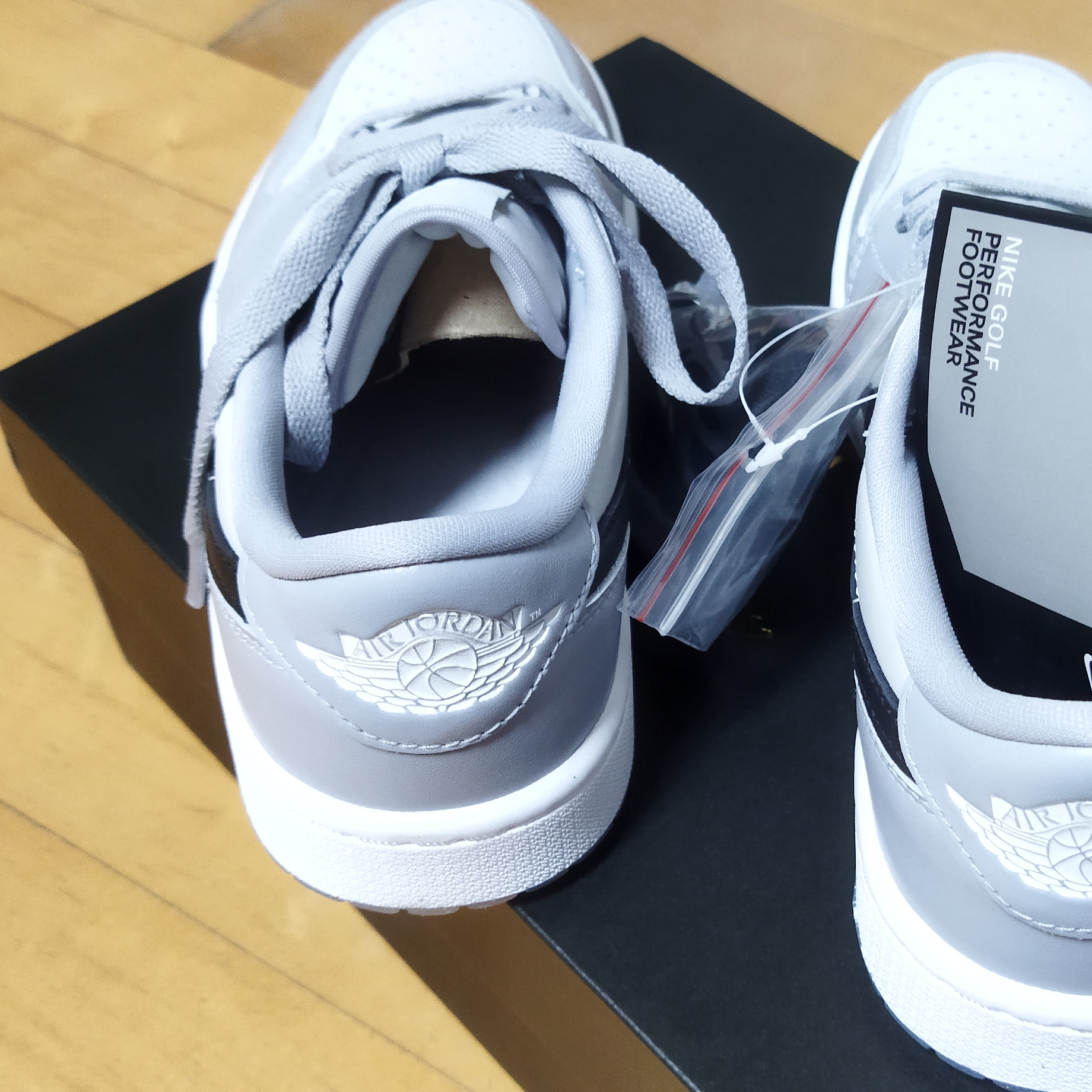 Jordan 1 Low Golf Wolf Grey 착용 스타일 - 2